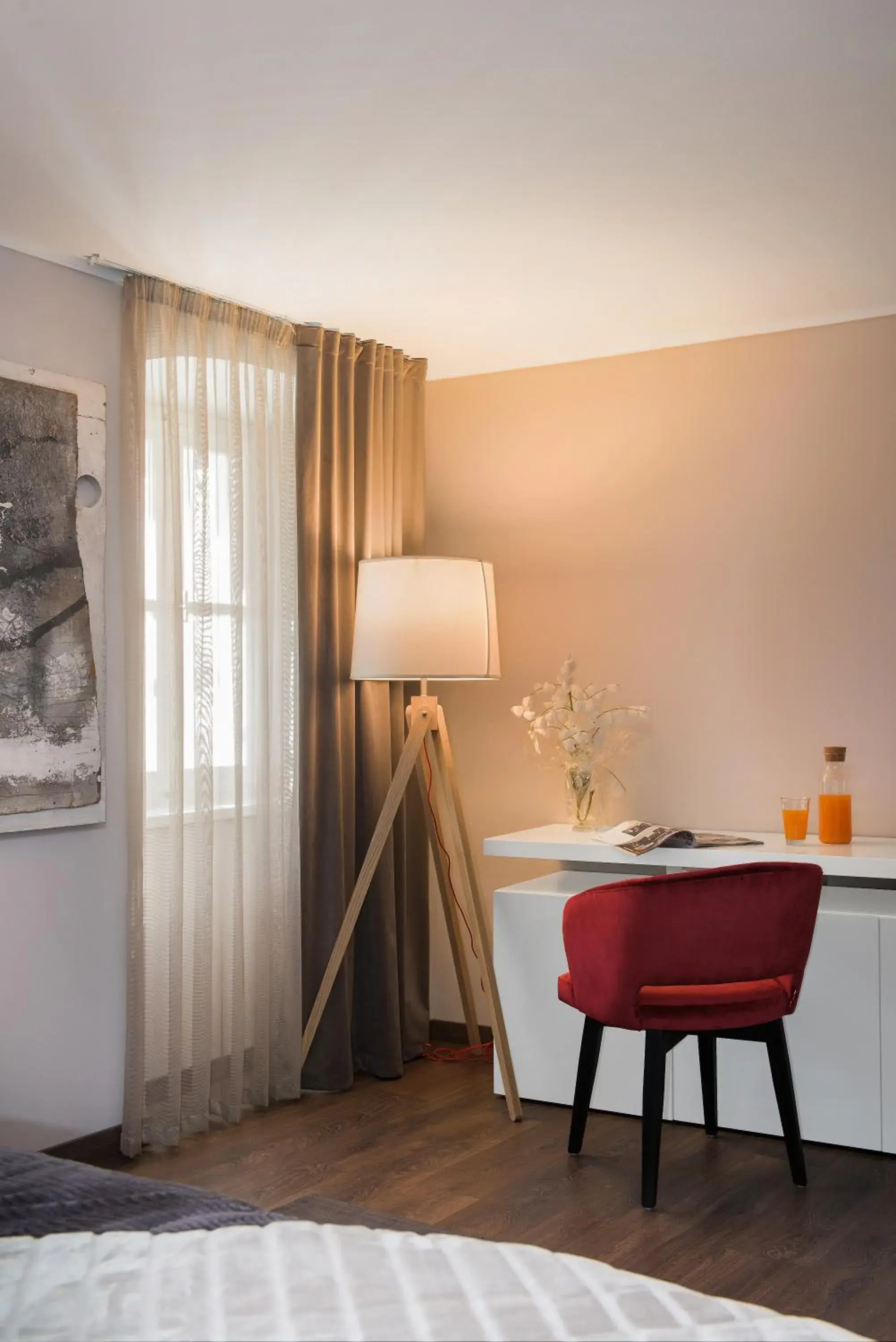 King Size Bedroom in Boutique Rooms Mirabilis King Size Bedroom in Boutique Rooms Mirabilis