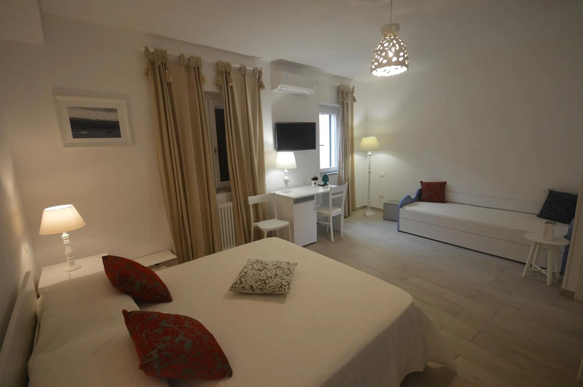 Photo of the whole room in B&B Tra Cielo e Mare