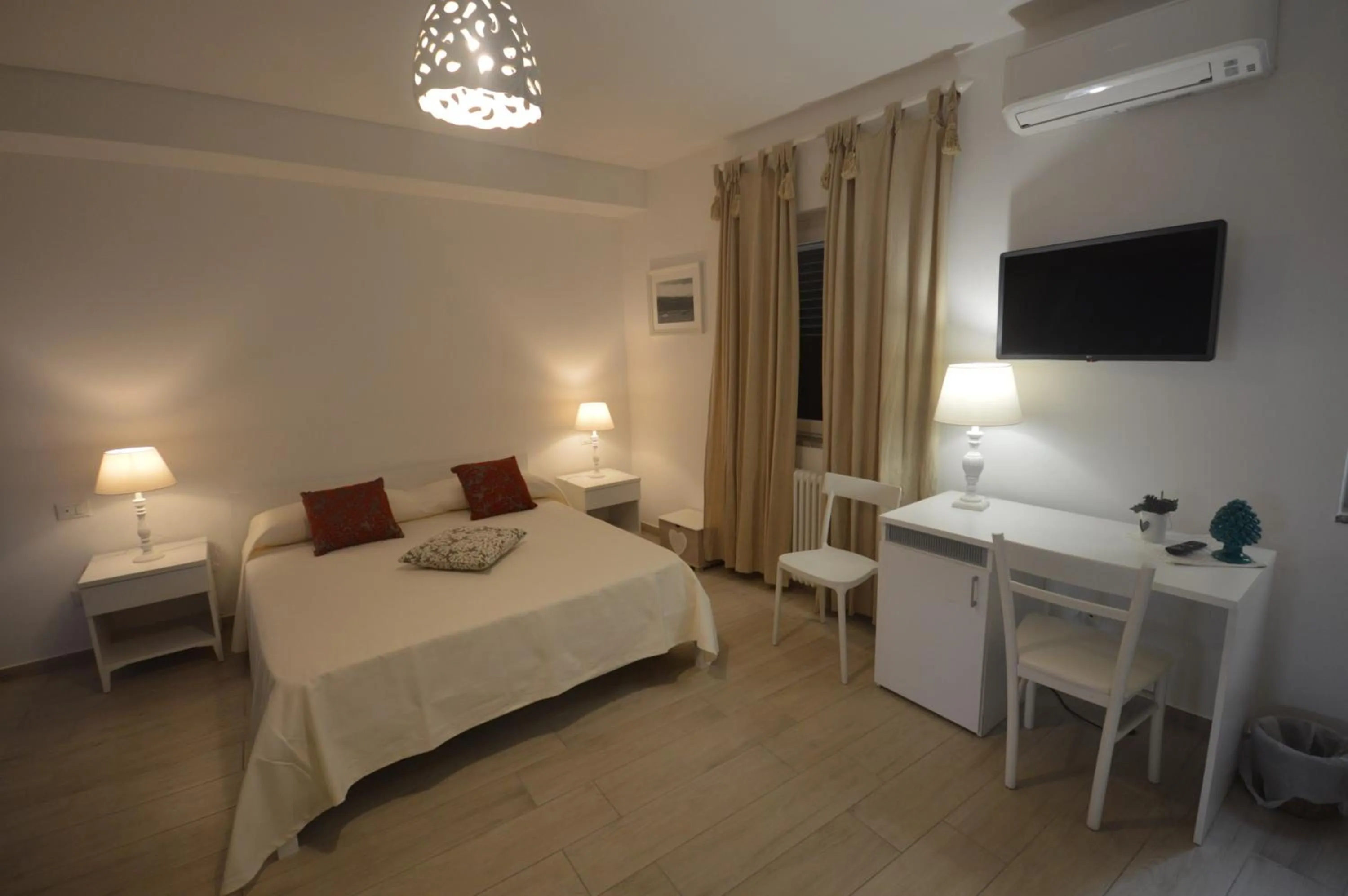 Photo of the whole room in B&B Tra Cielo e Mare