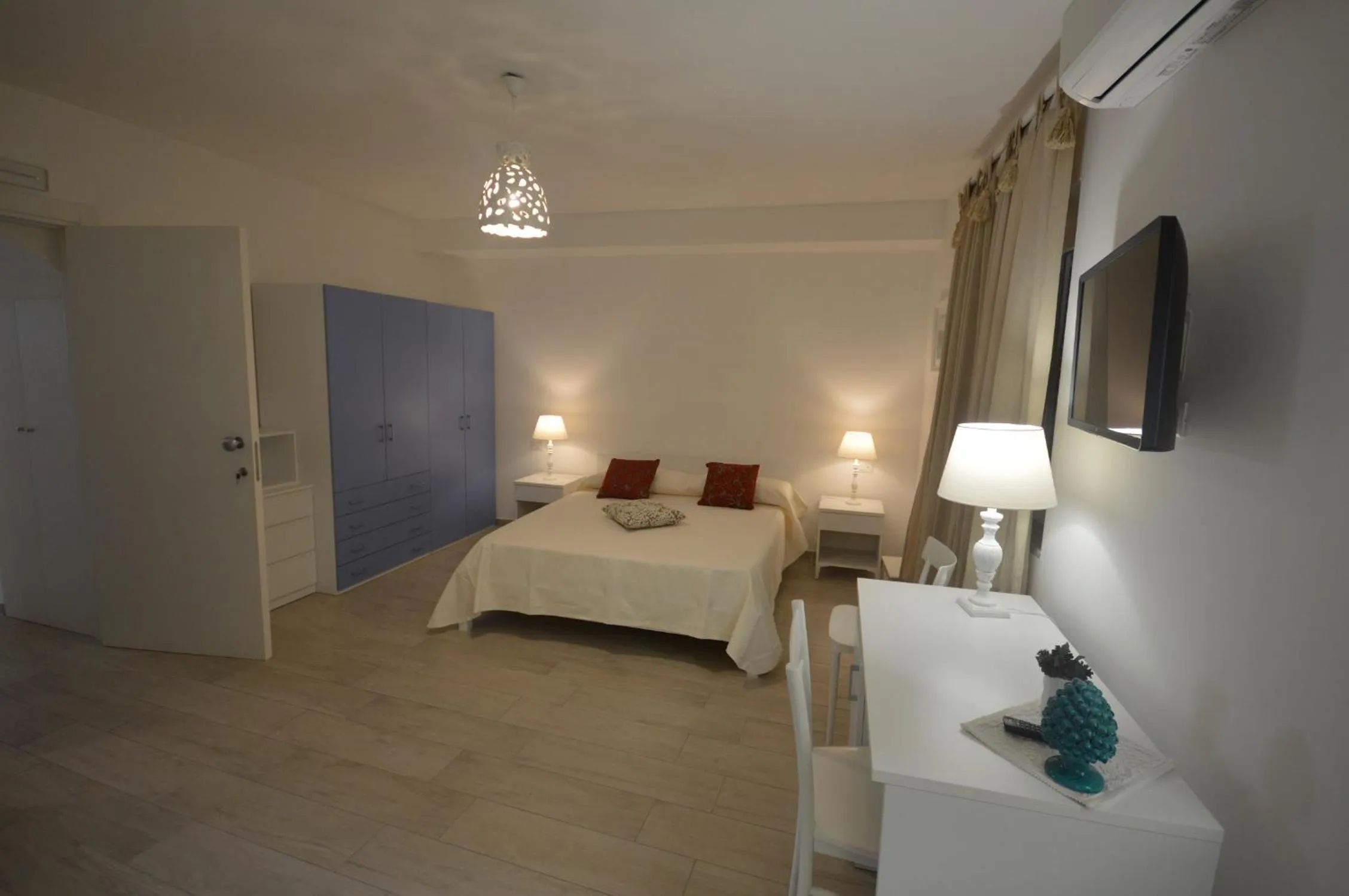 Photo of the whole room in B&B Tra Cielo e Mare