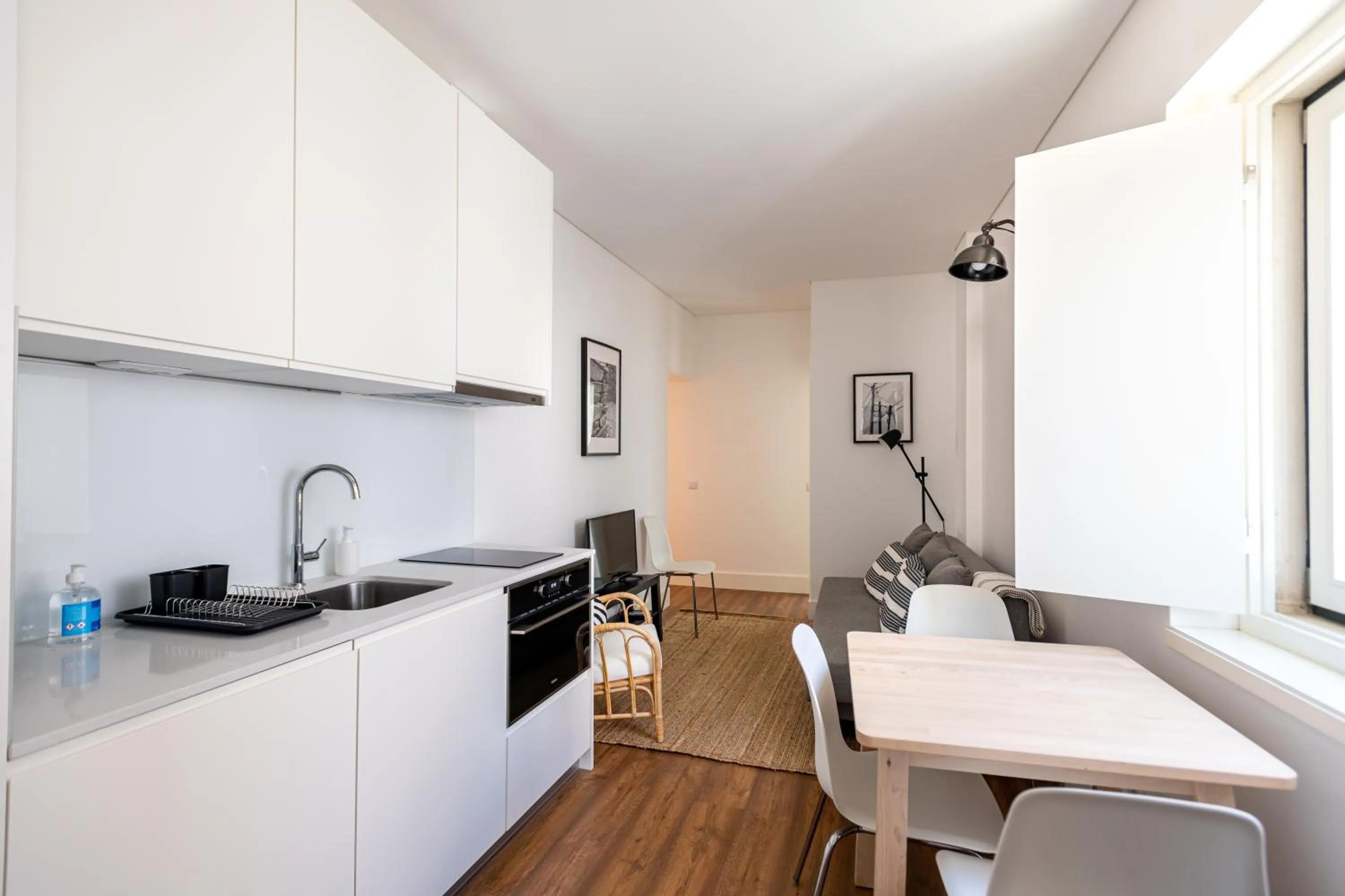 TV and multimedia in Villa Graça -Hostels and Apartments