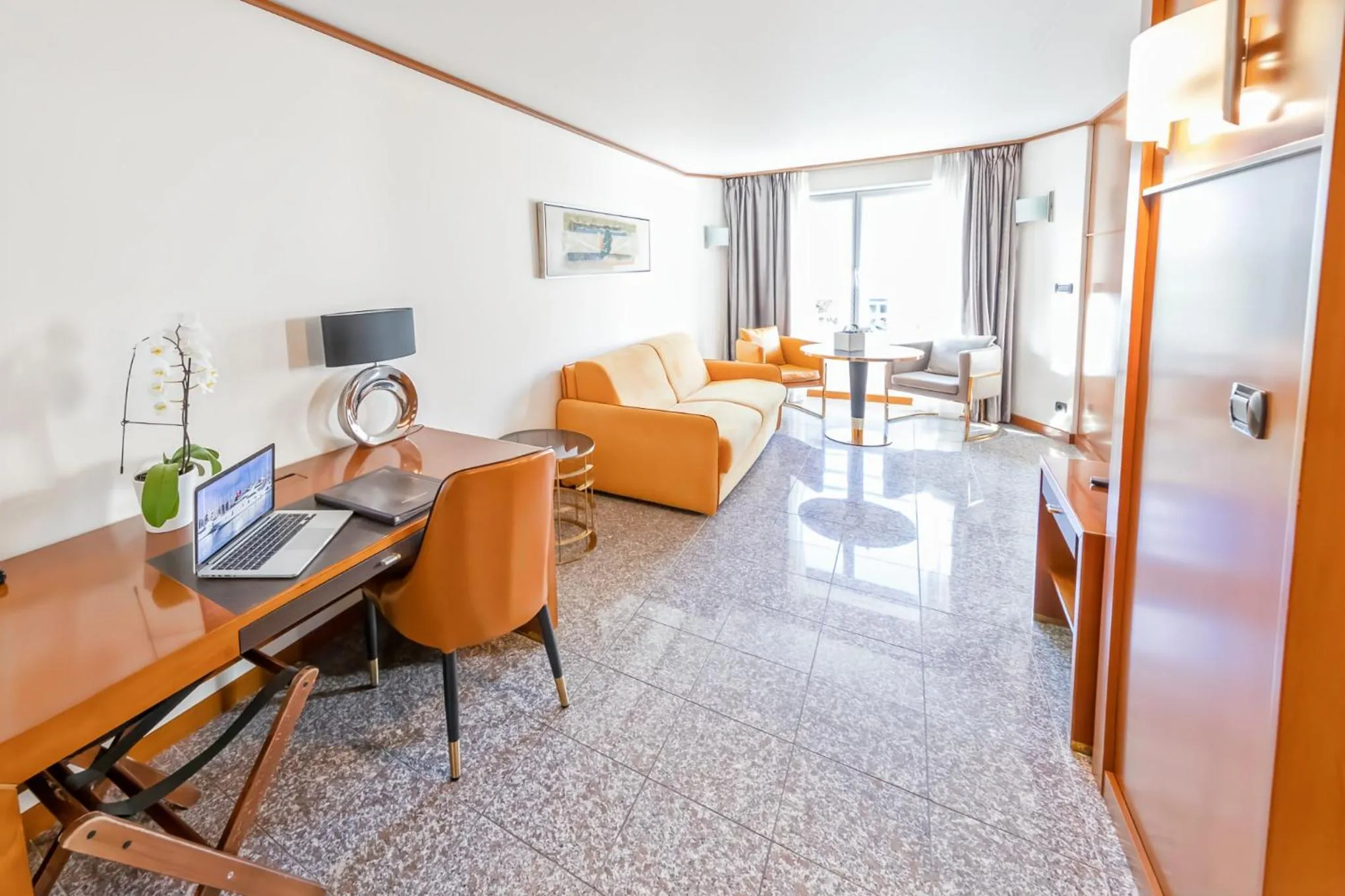 Communal lounge/ TV room in Goldstar Apartments & Suites