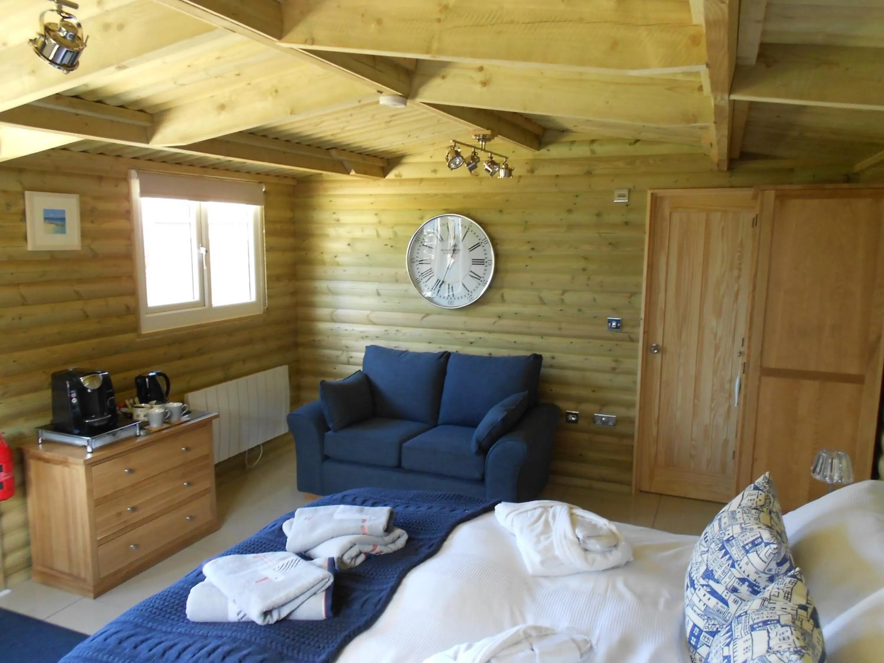 Photo of the whole room, Bed in Downsfield Bed and Breakfast