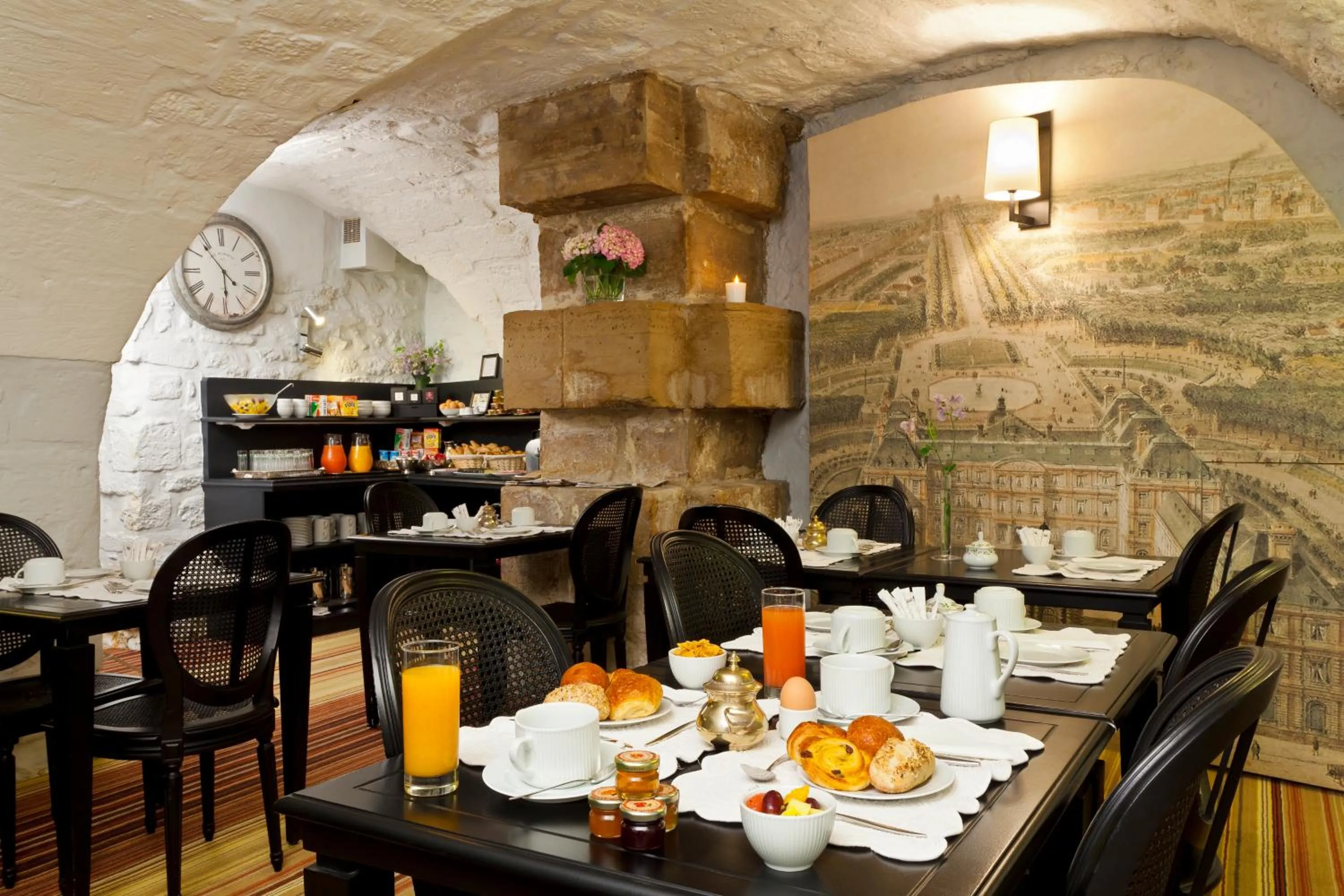 Restaurant/places to eat in Hotel Fontaines du Luxembourg