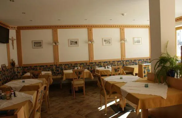 Restaurant/places to eat in Haus Bergkristall