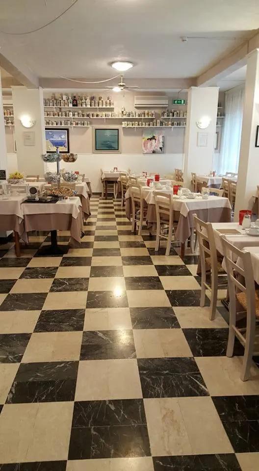 Restaurant/places to eat in Hotel Marietta