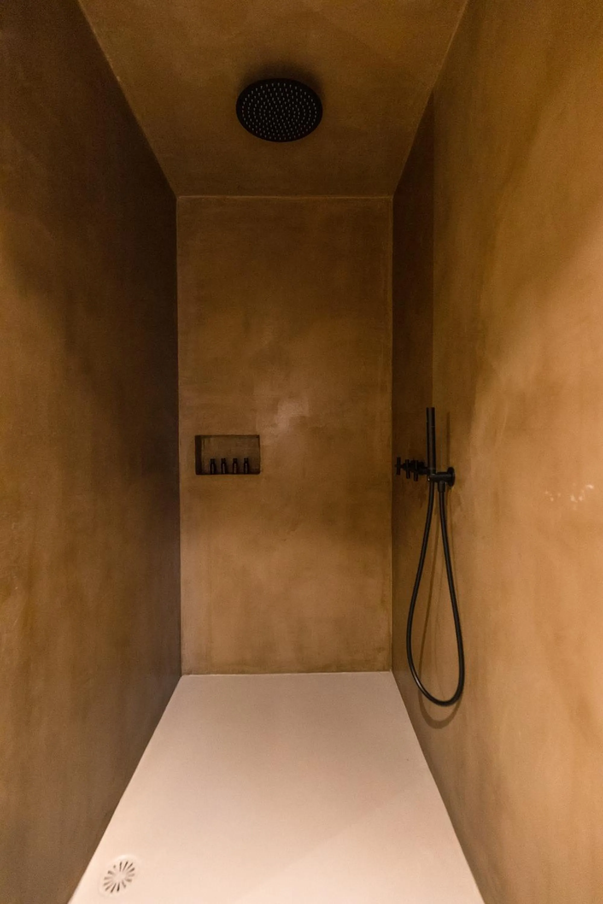 Shower in Life Gallery Hotel & Spa