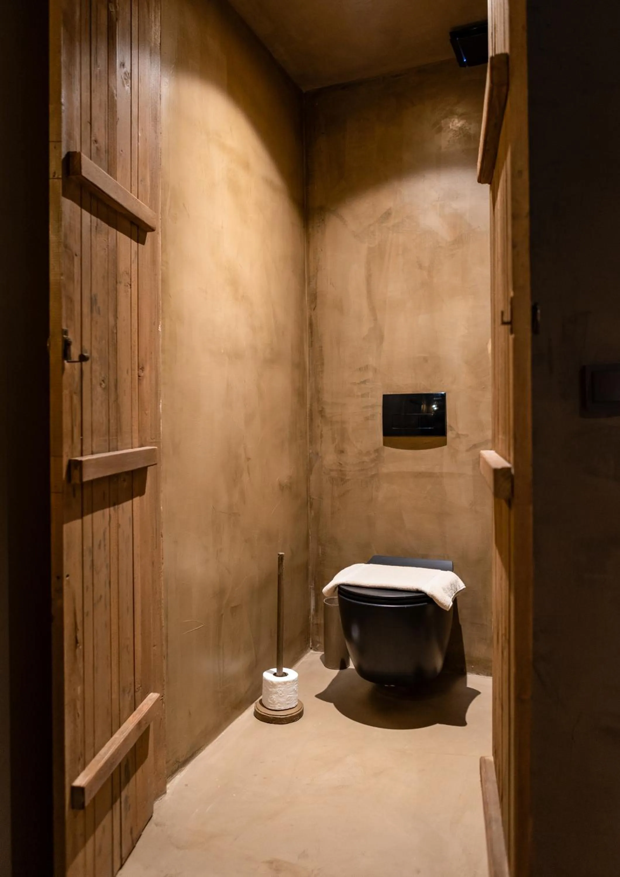 Toilet in Life Gallery Hotel & Spa