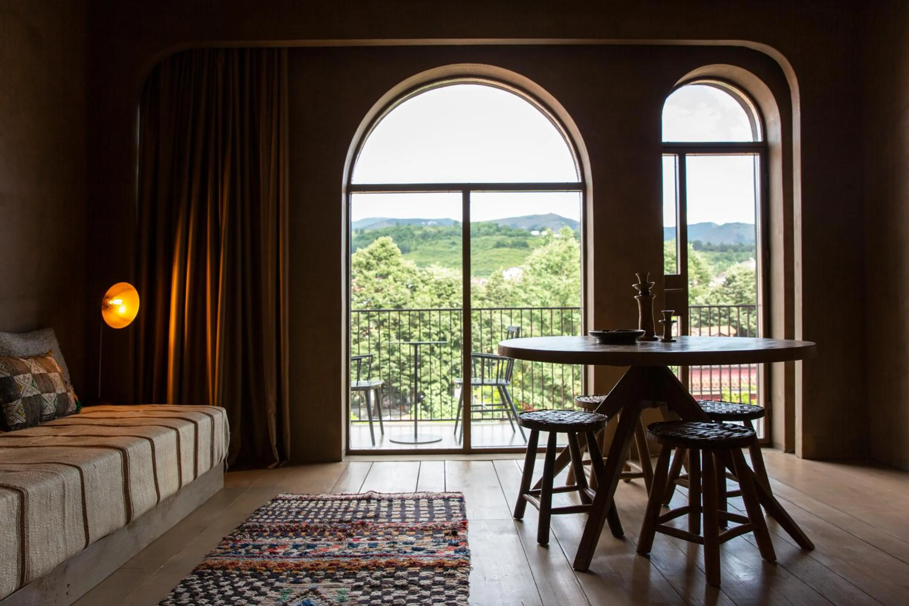 Bed in Life Gallery Hotel & Spa