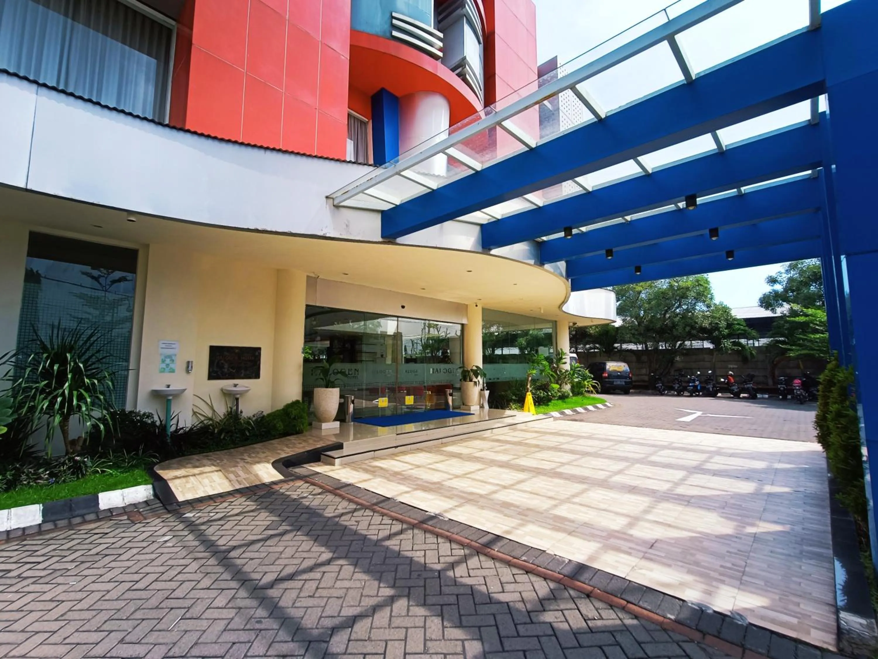 Halogen Hotel Airport Surabaya