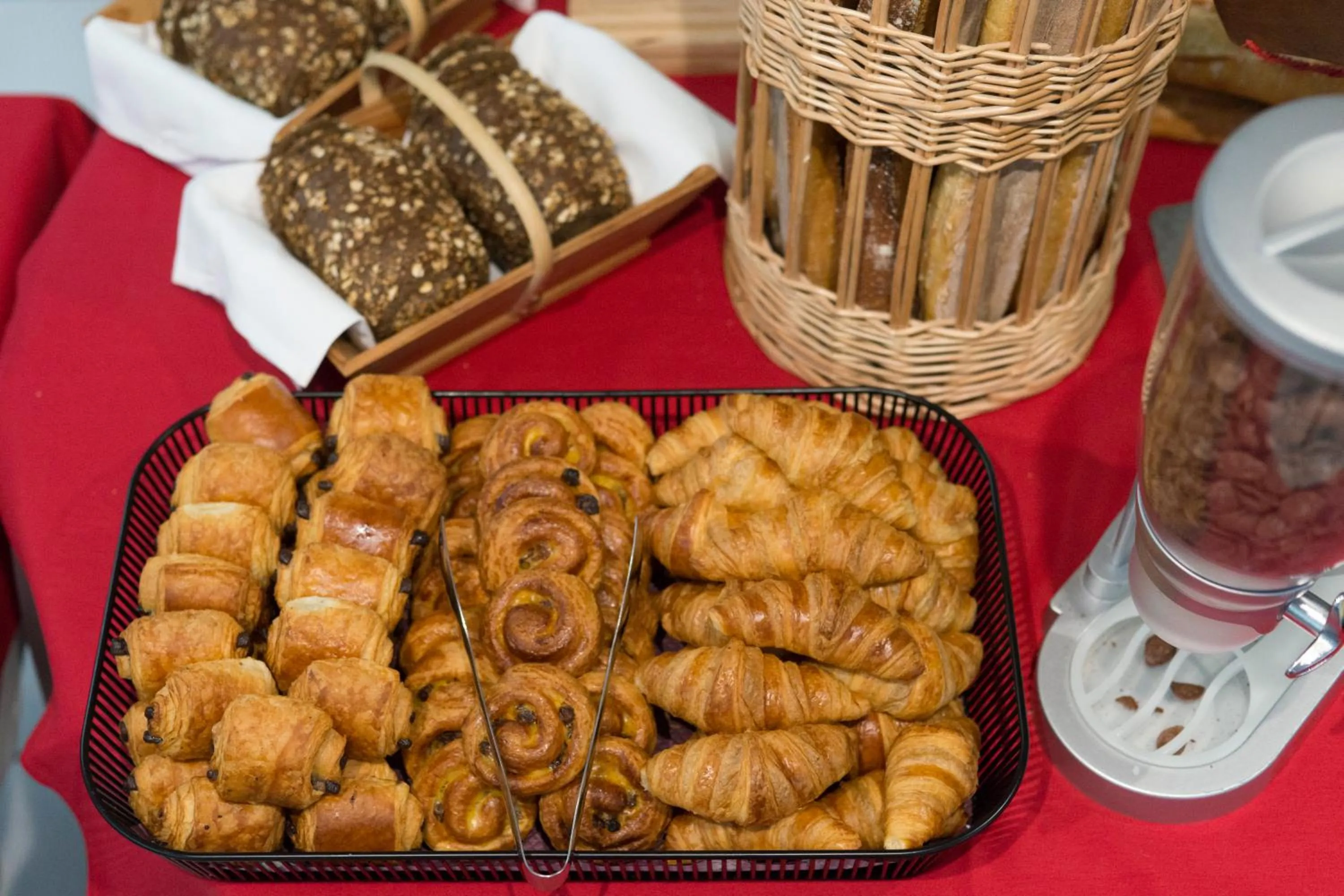 Buffet breakfast in Thalacap Île de Ré - Thalasso & Spa