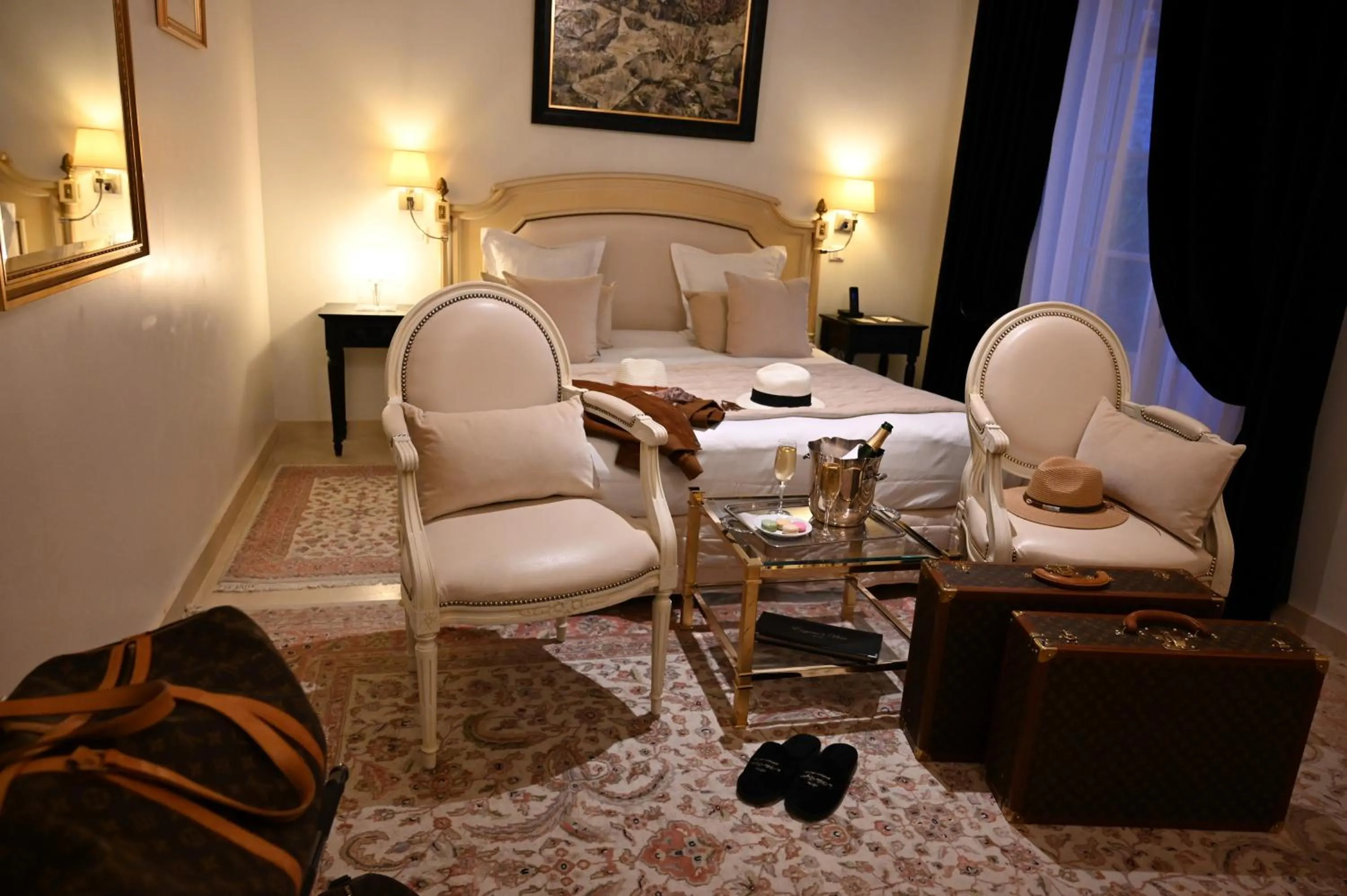 Bedroom in Hôtel La Villa Eugene