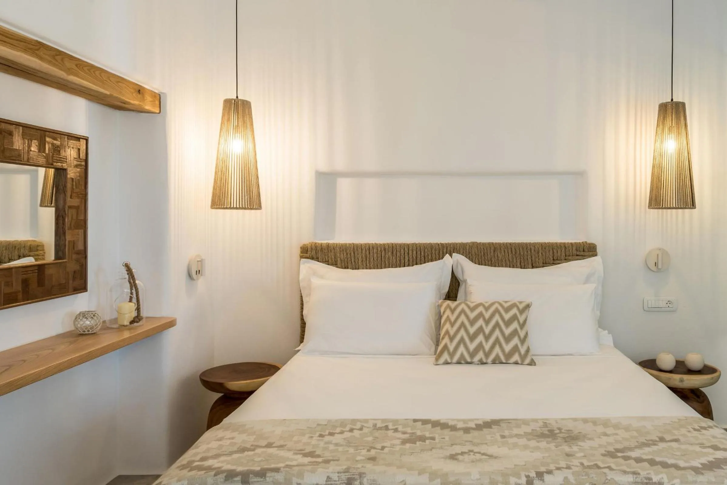 Spring, Bed in Virtu Suites