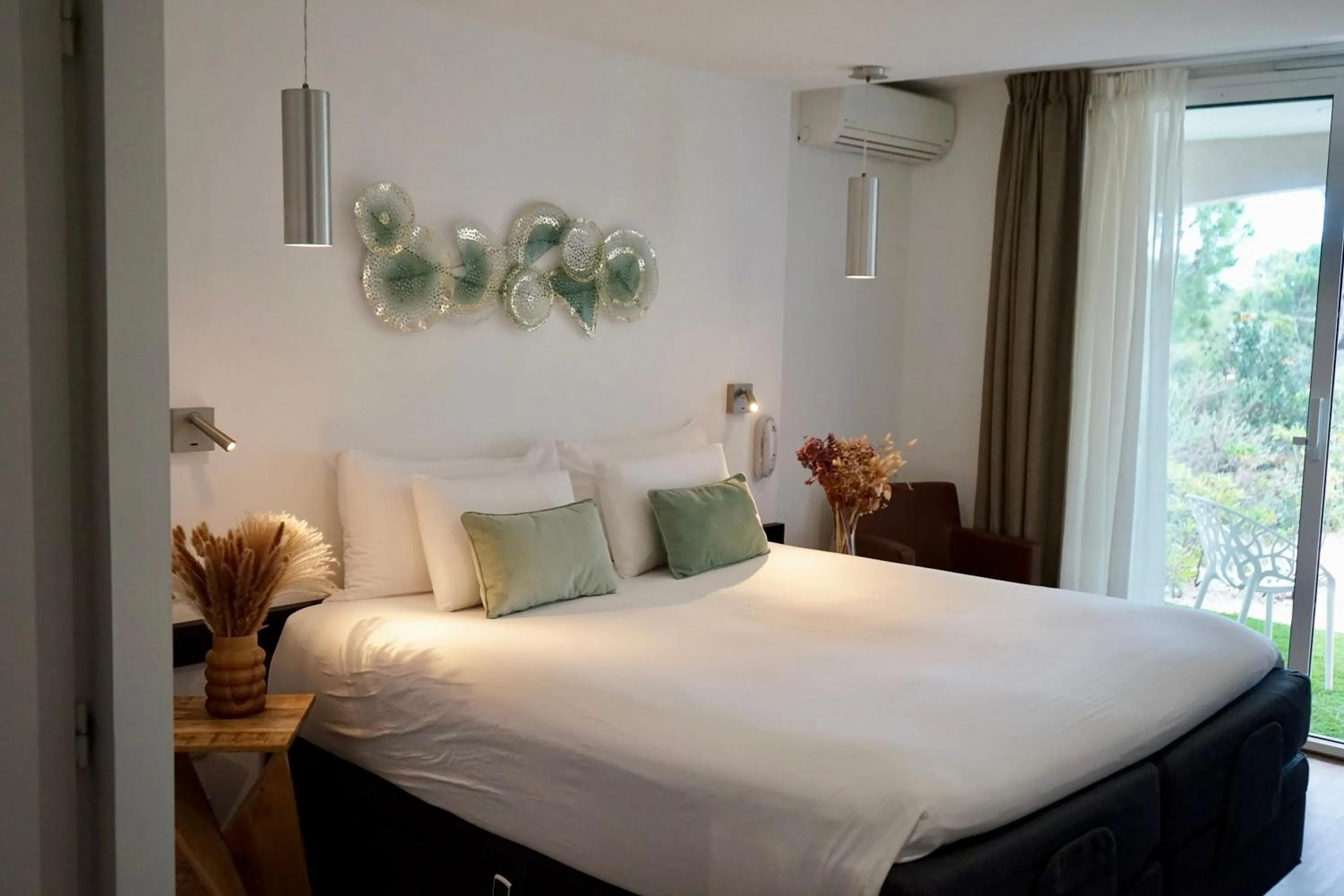 Bed in Côté Thalasso Hôtel & Spa Marin