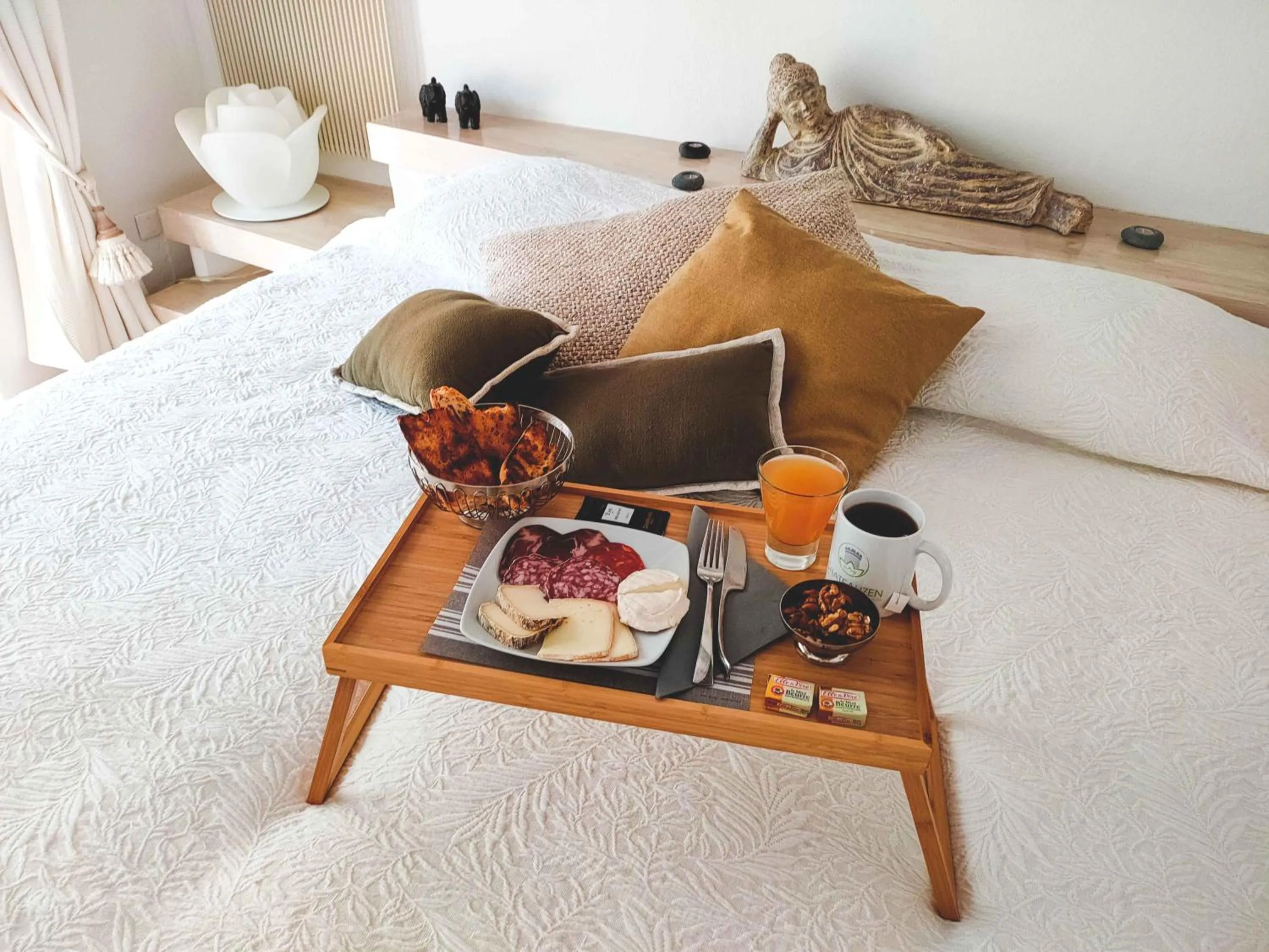 Bedroom, Bed in Châteauzen