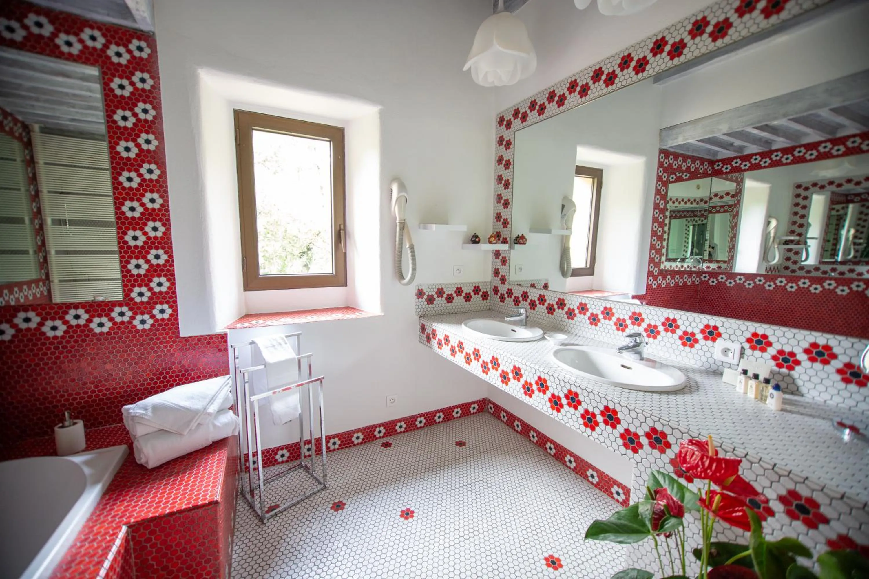Bathroom, Bed in Châteauzen