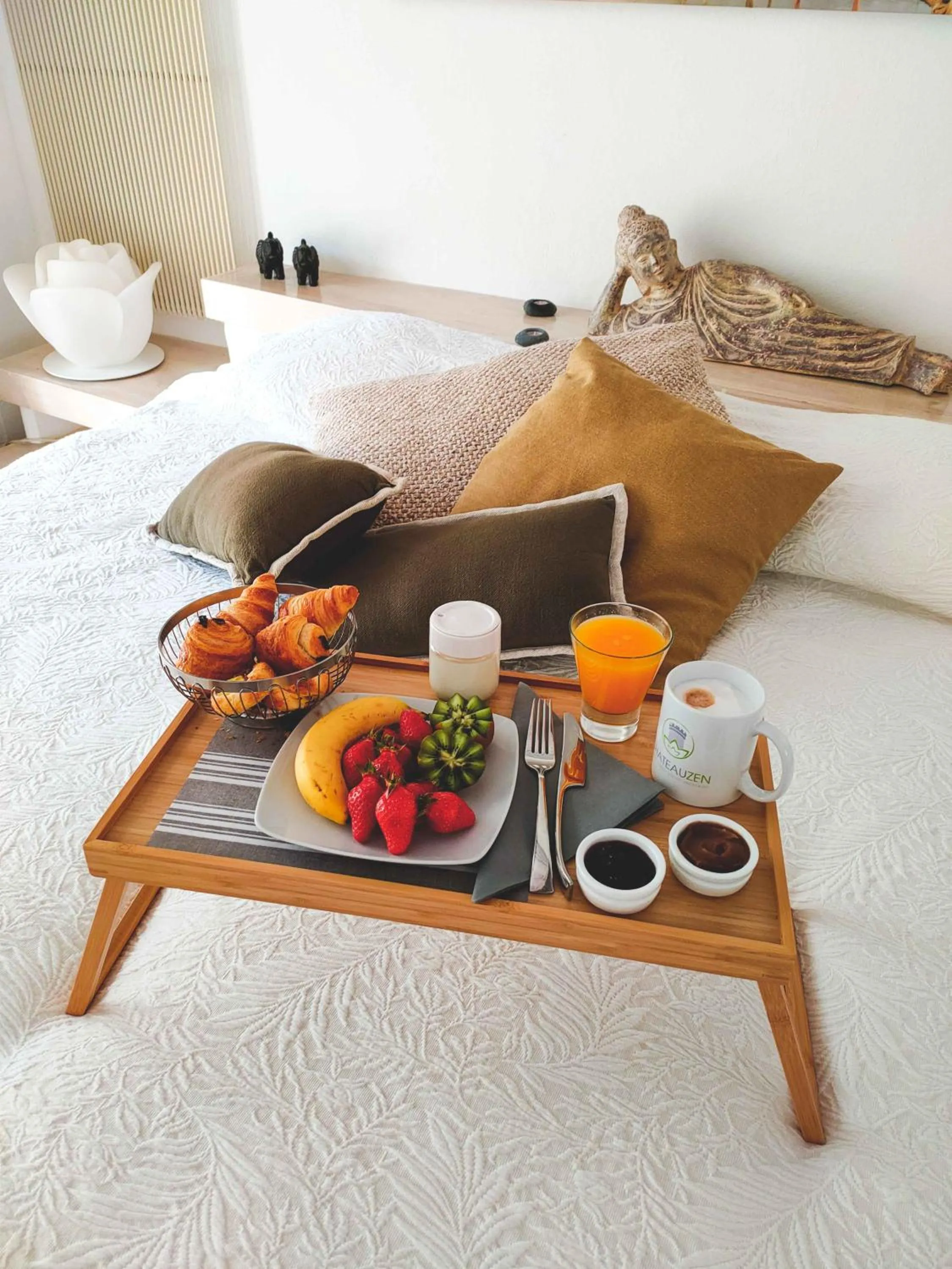 Bedroom, Bed in Châteauzen