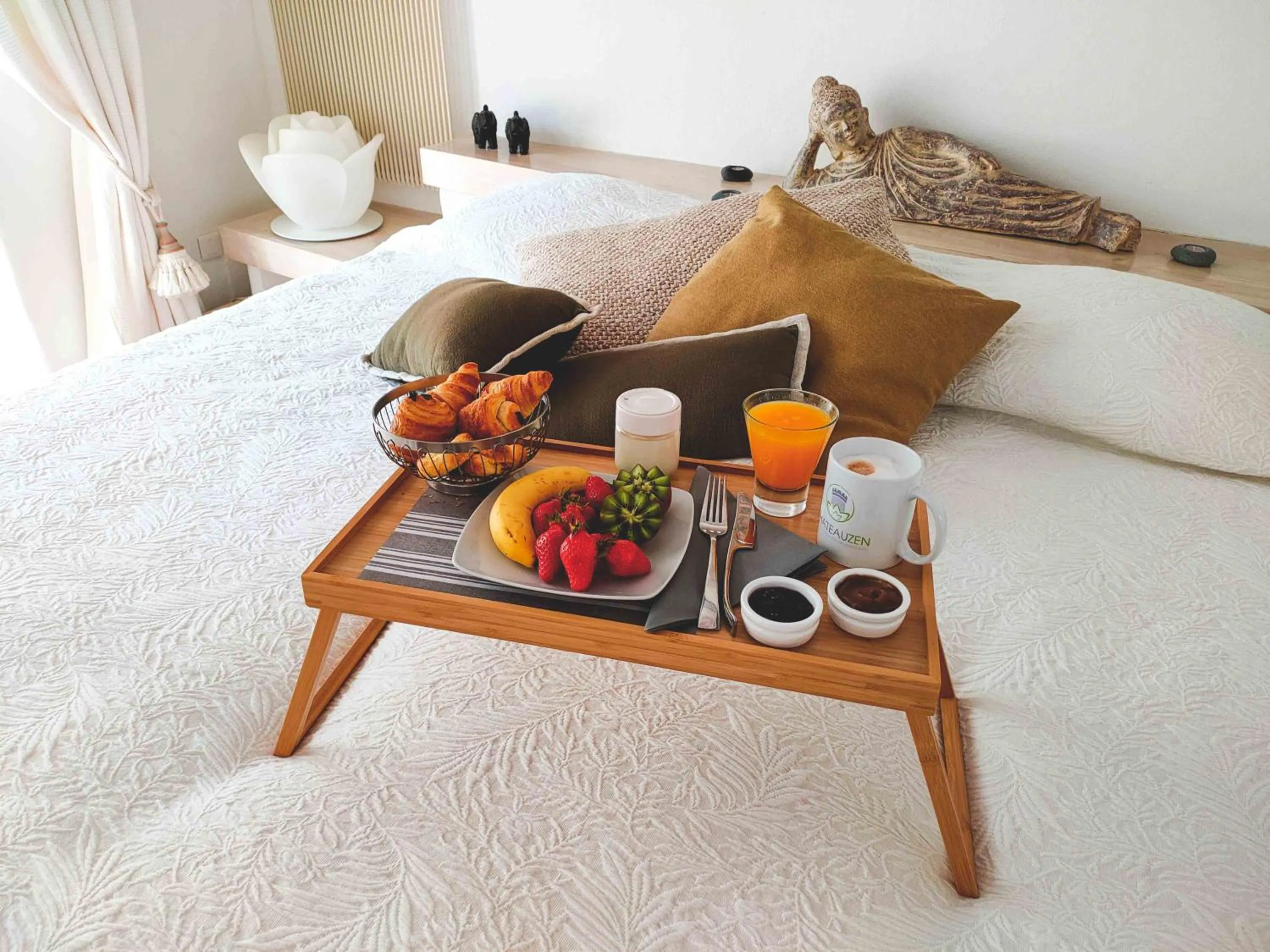 Bedroom, Bed in Châteauzen