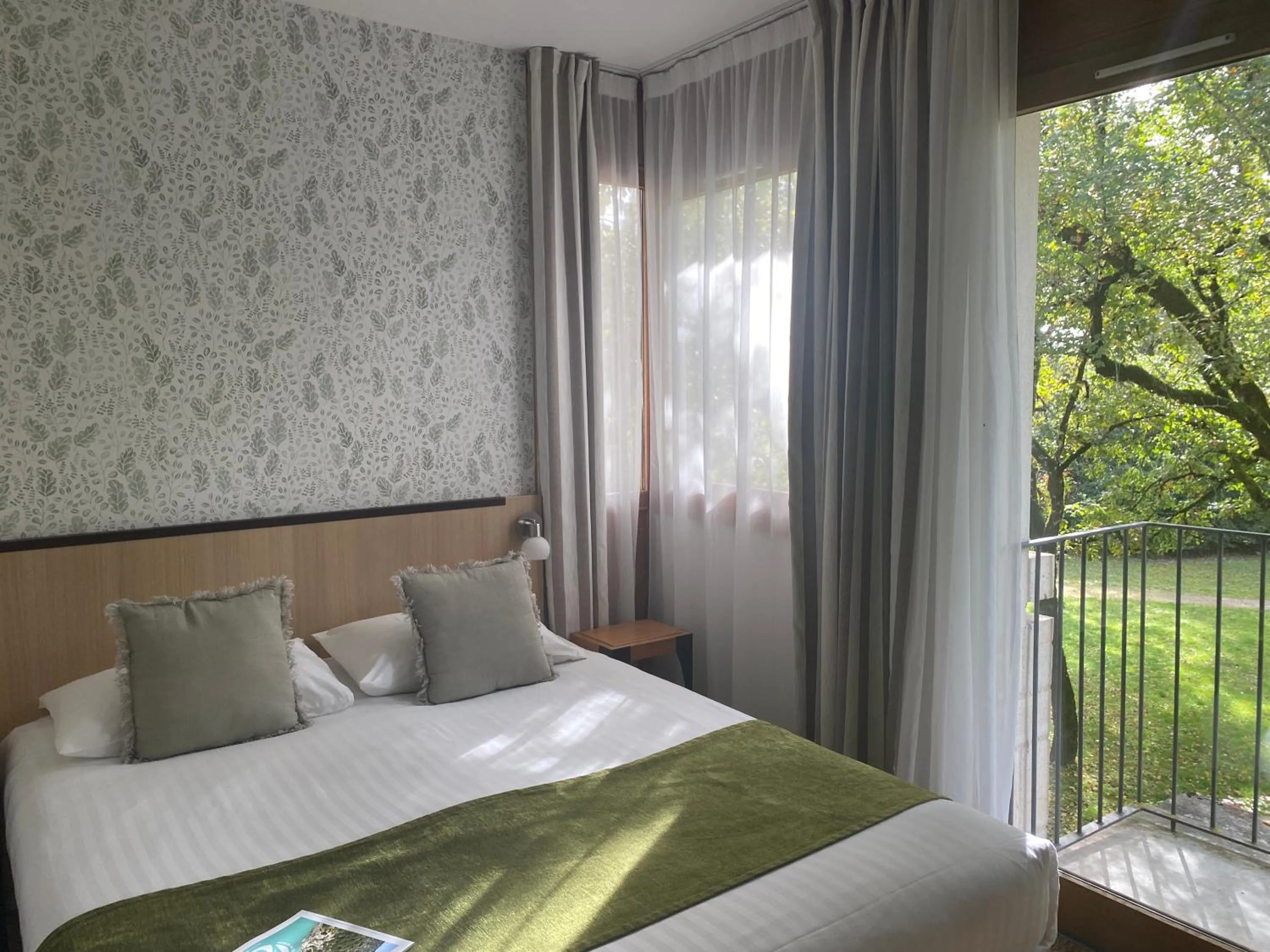 Bed in Hôtel Les Esclargies