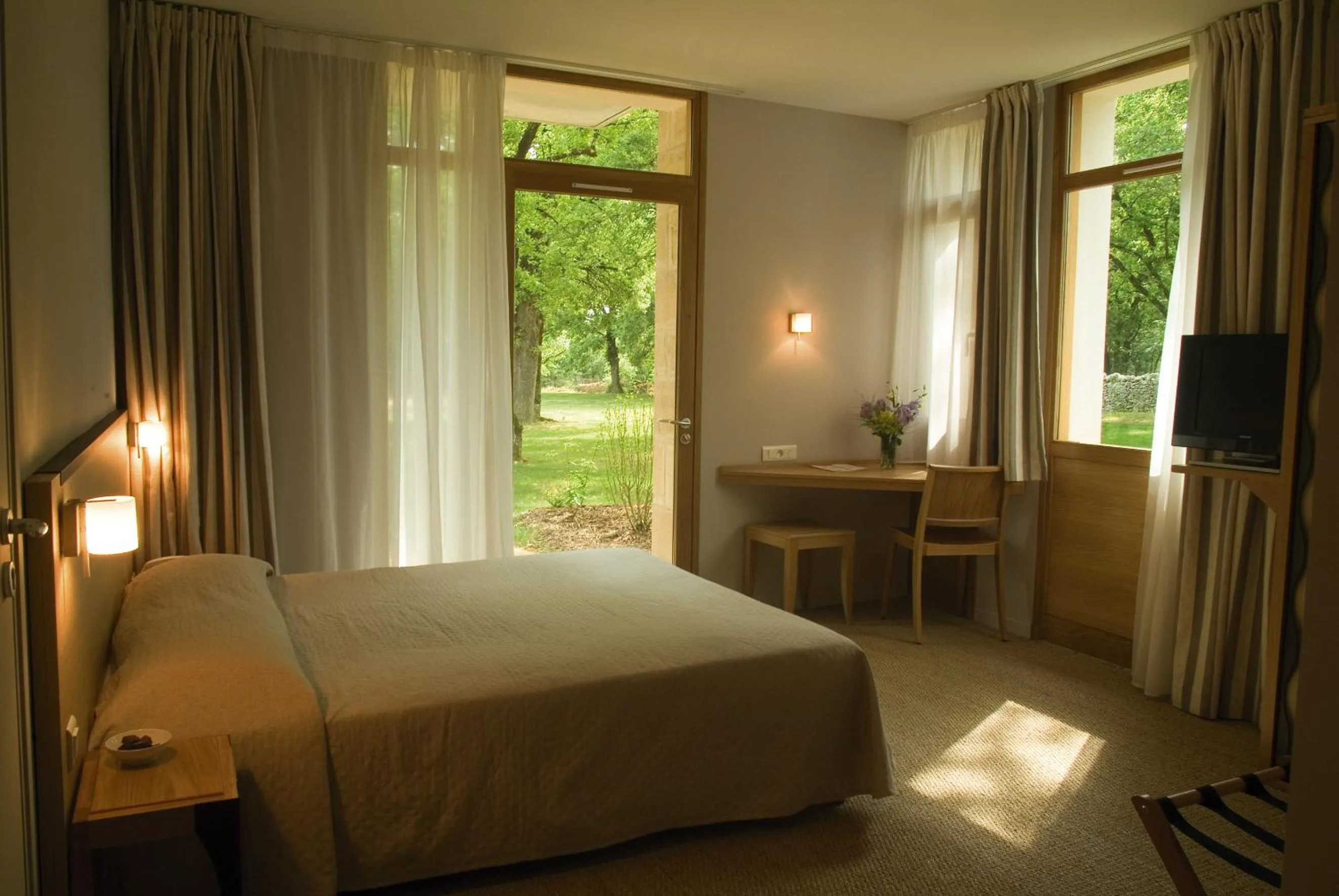 Photo of the whole room, Bed in Hôtel Les Esclargies