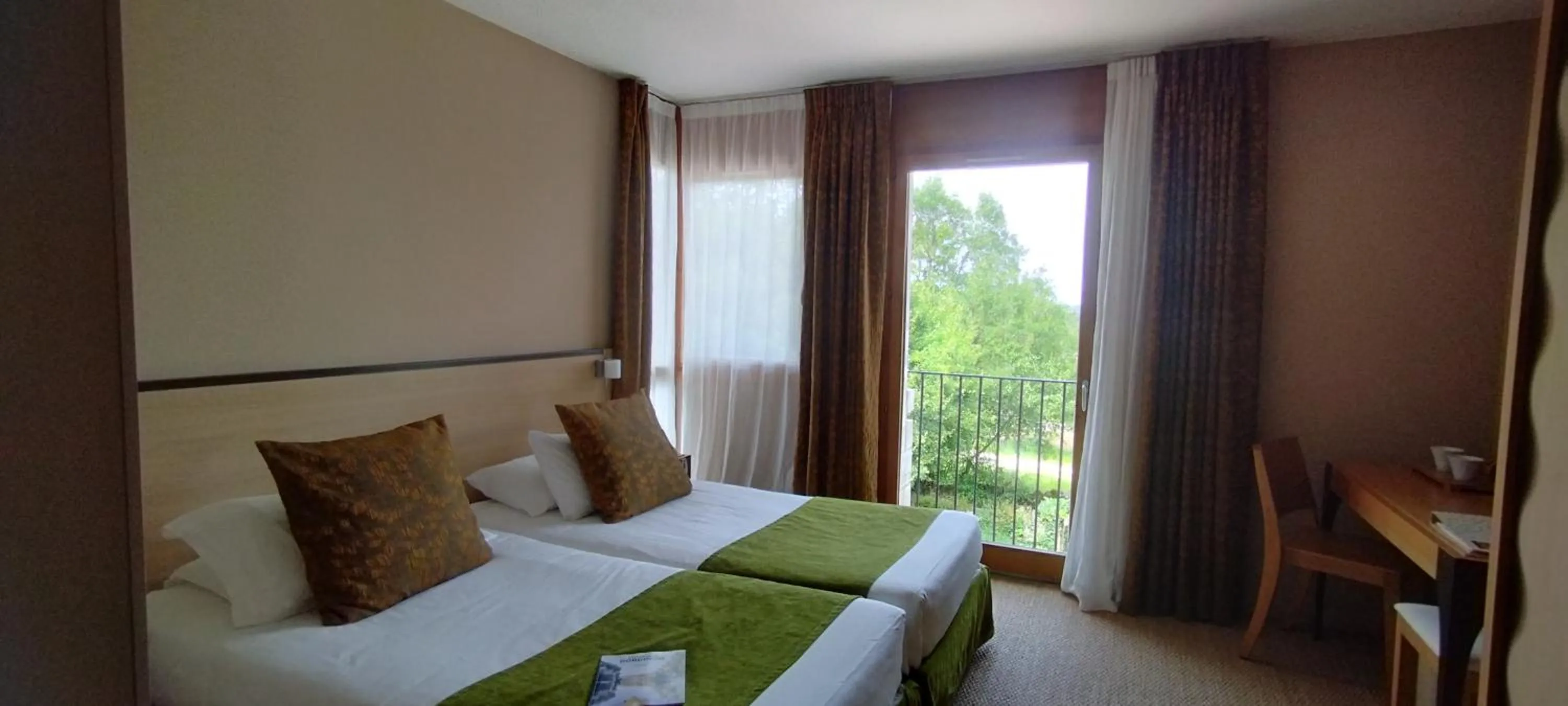 Bed in Hôtel Les Esclargies