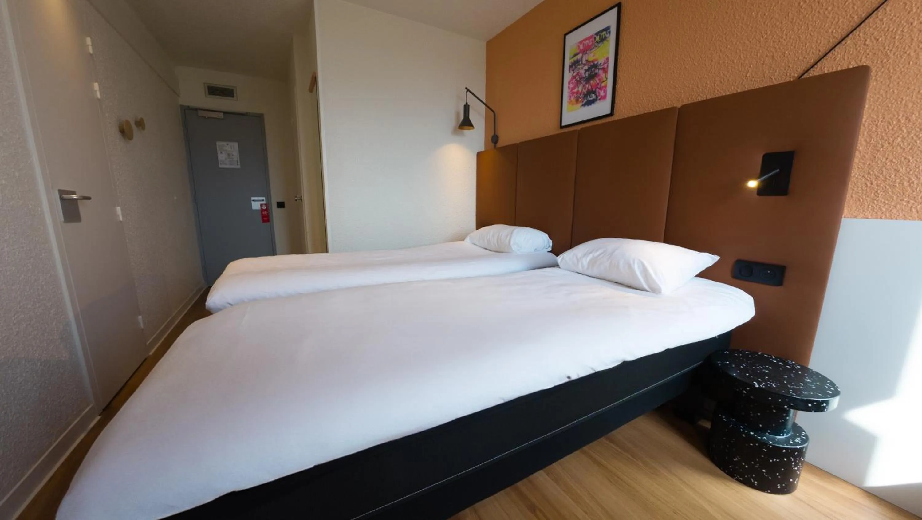 Bed in ibis Lyon Est Bron
