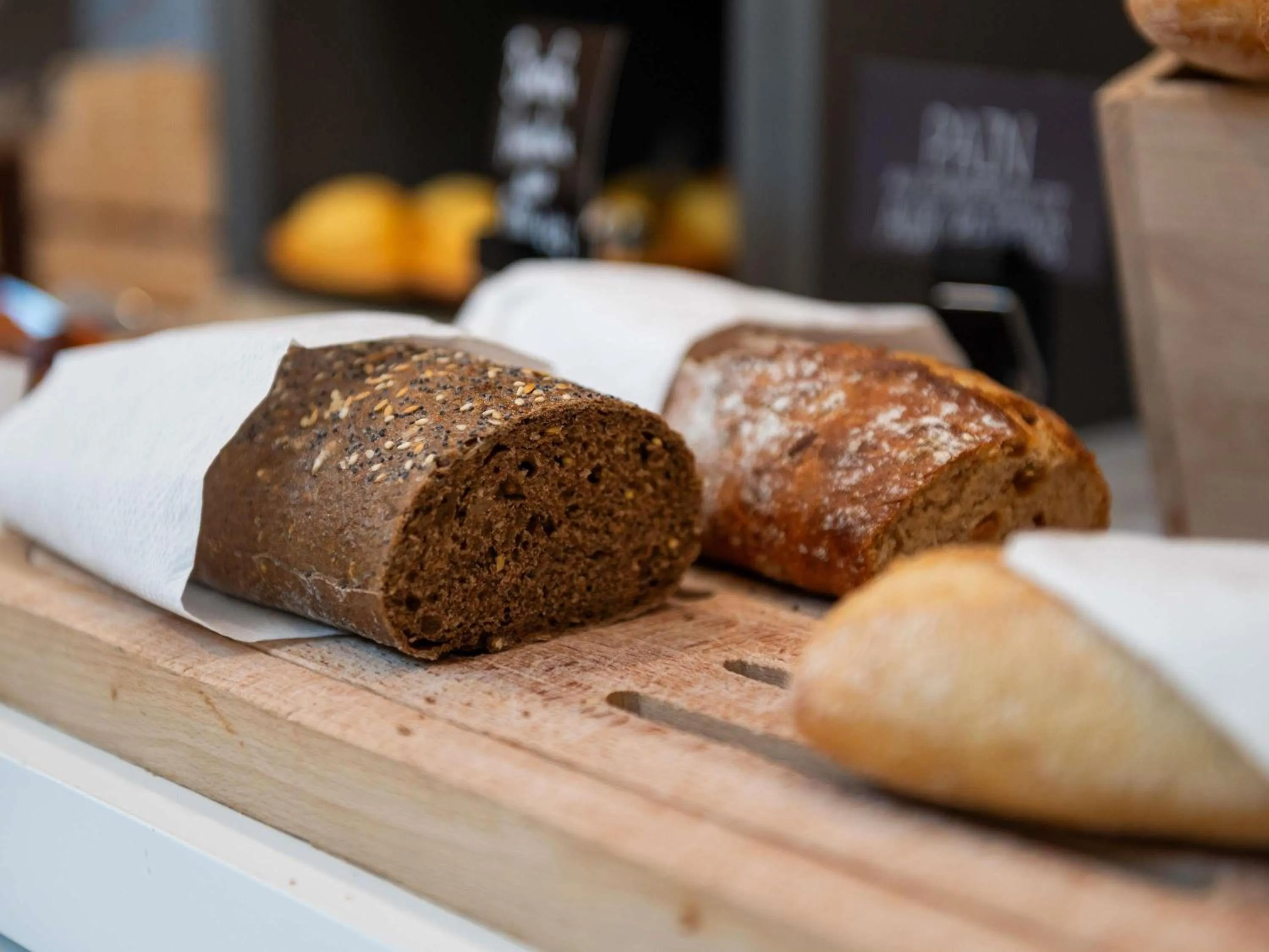 Restaurant/places to eat in ibis Lyon Est Bron