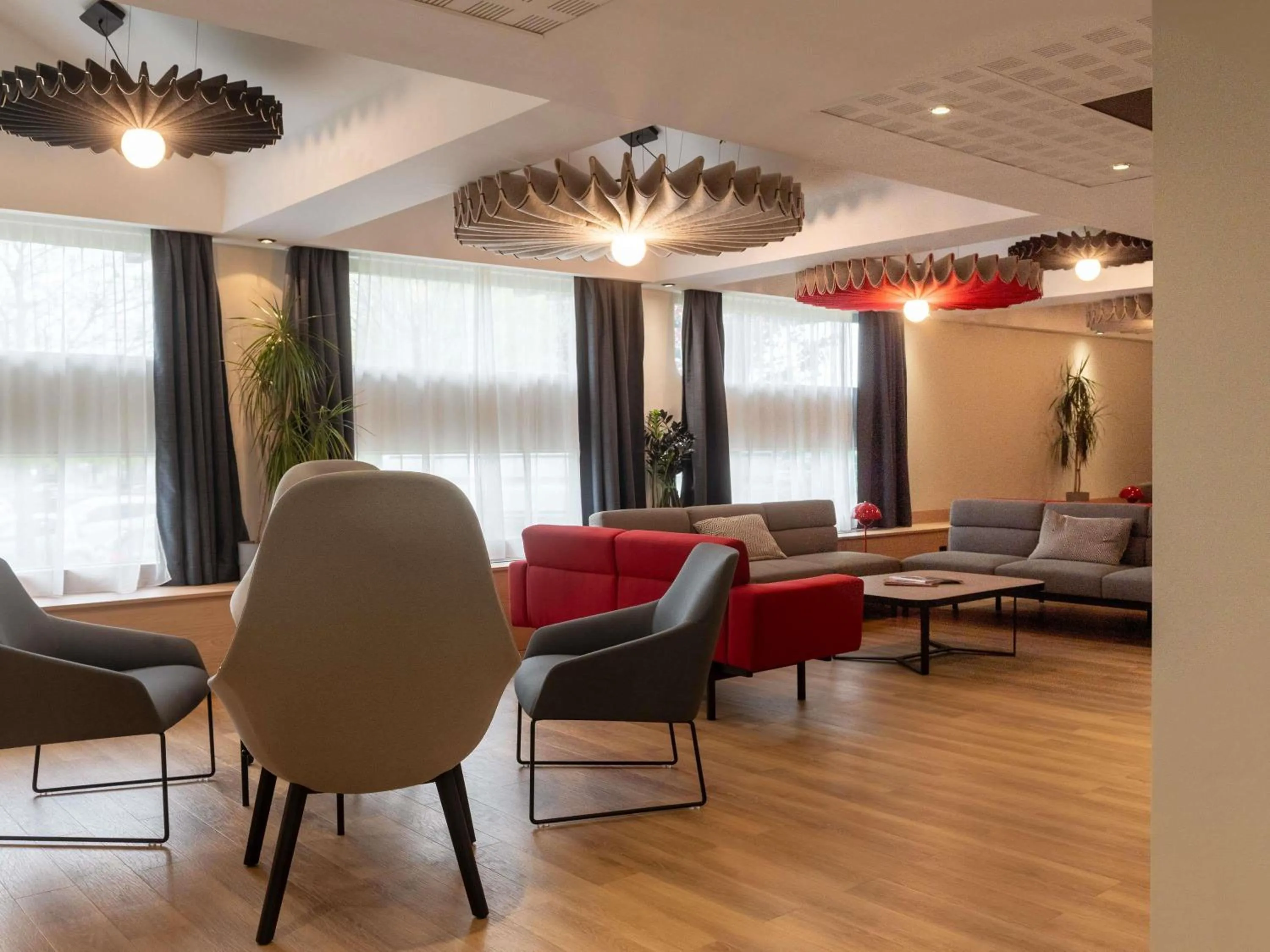 Lounge or bar in ibis Lyon Est Bron