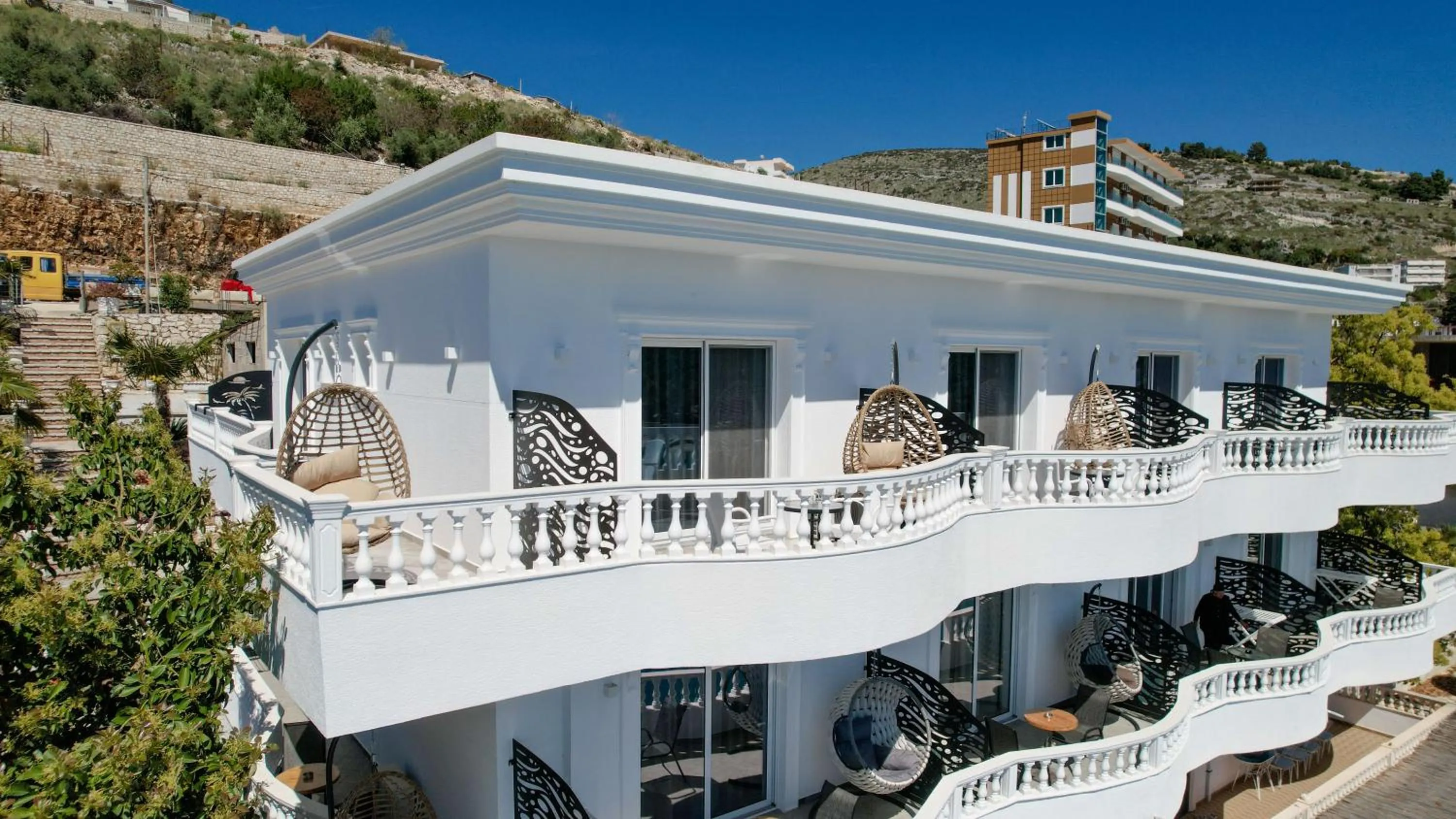 Property building in Villa Juna Beach