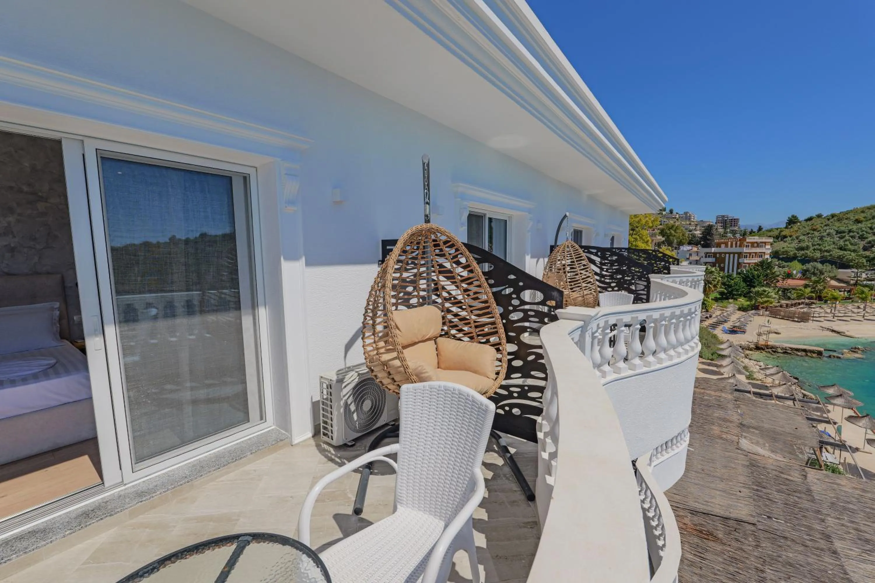 Property building in Villa Juna Beach