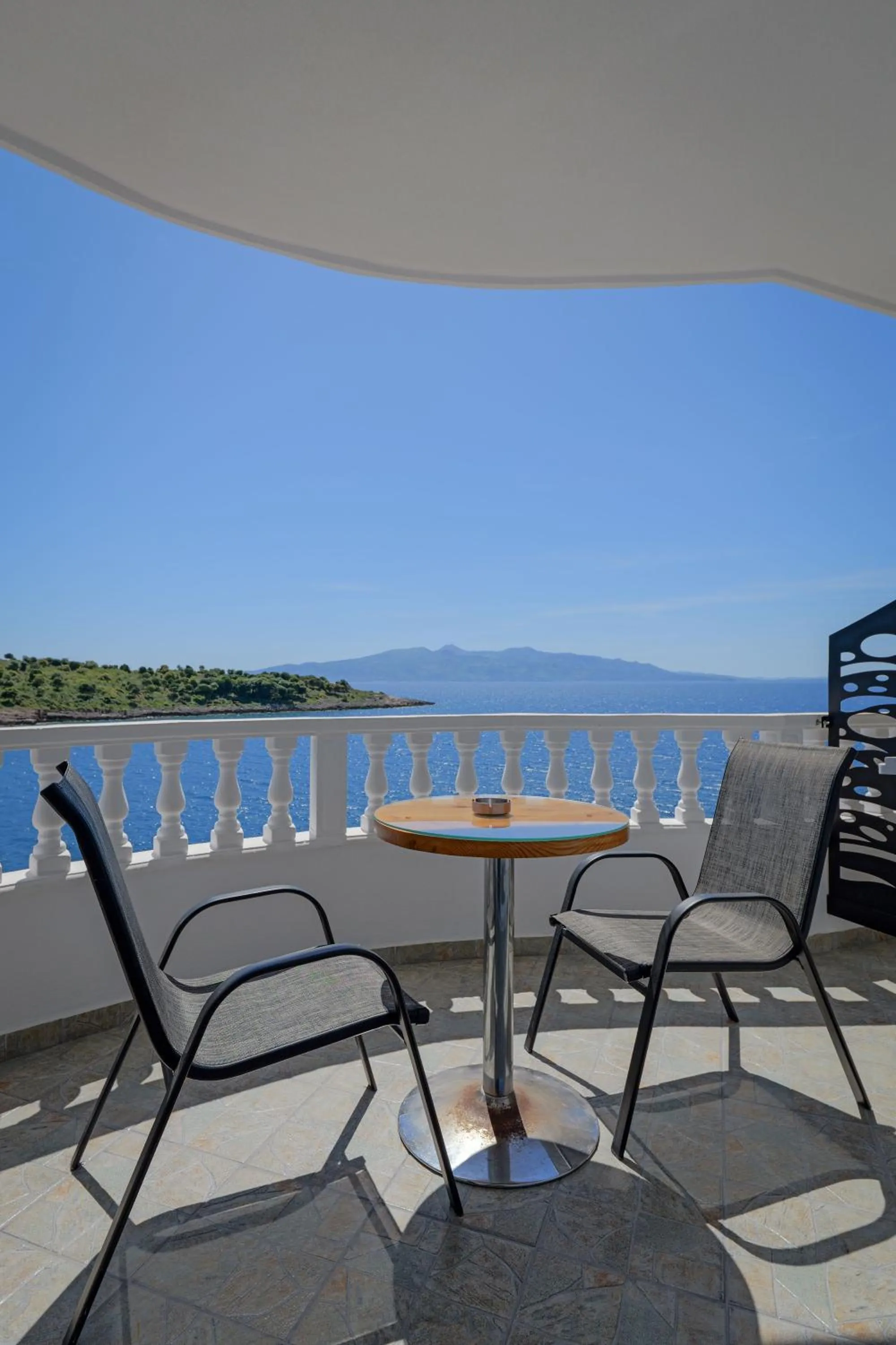 Day in Villa Juna Beach