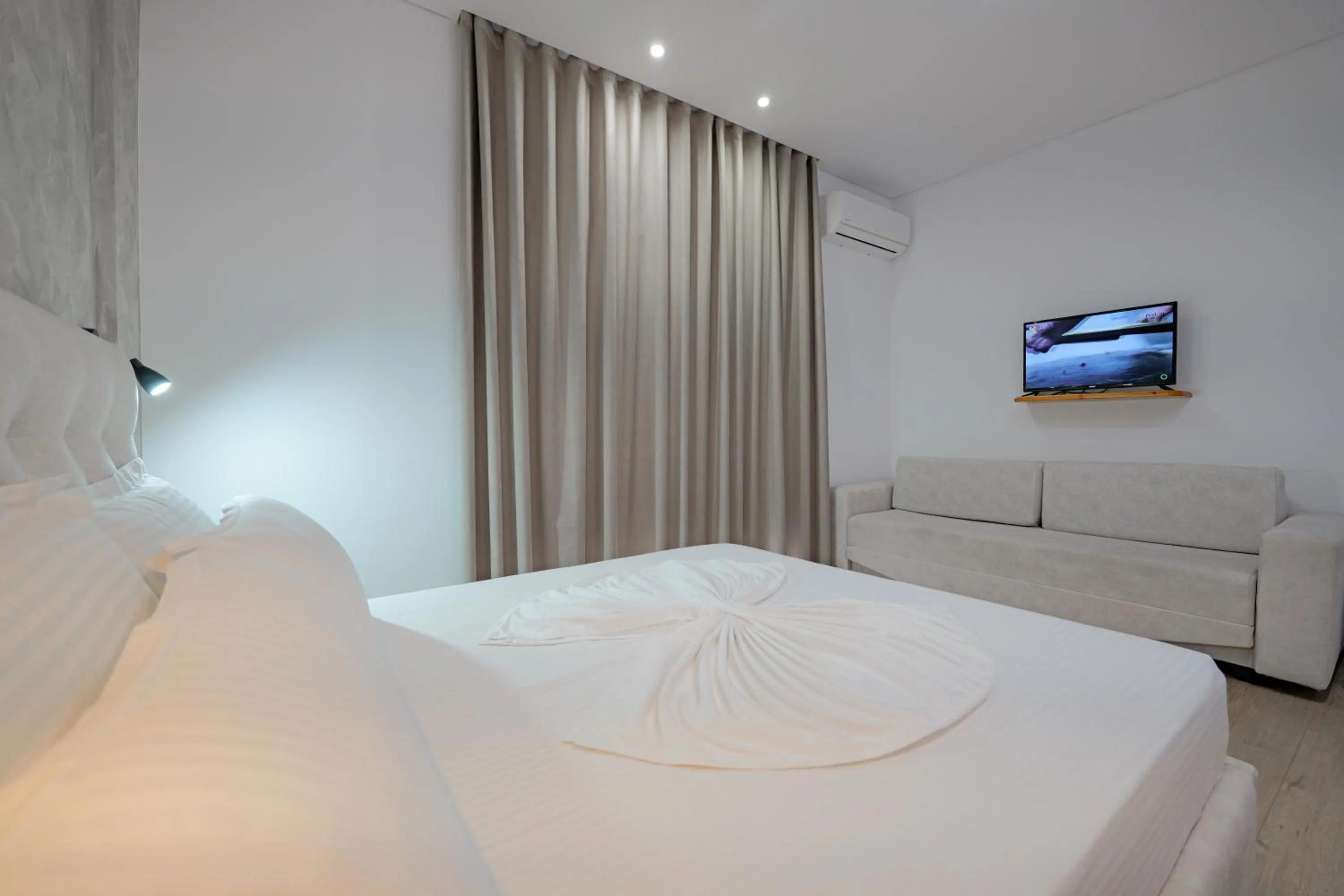 Bed in Villa Juna Beach