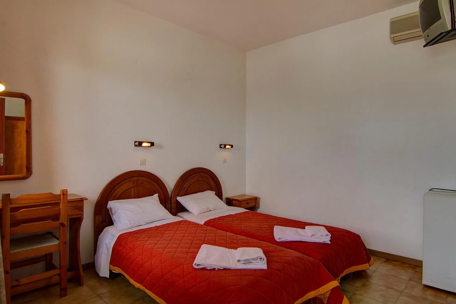 Bedroom, Bed in Hotel Lofos - The Hill