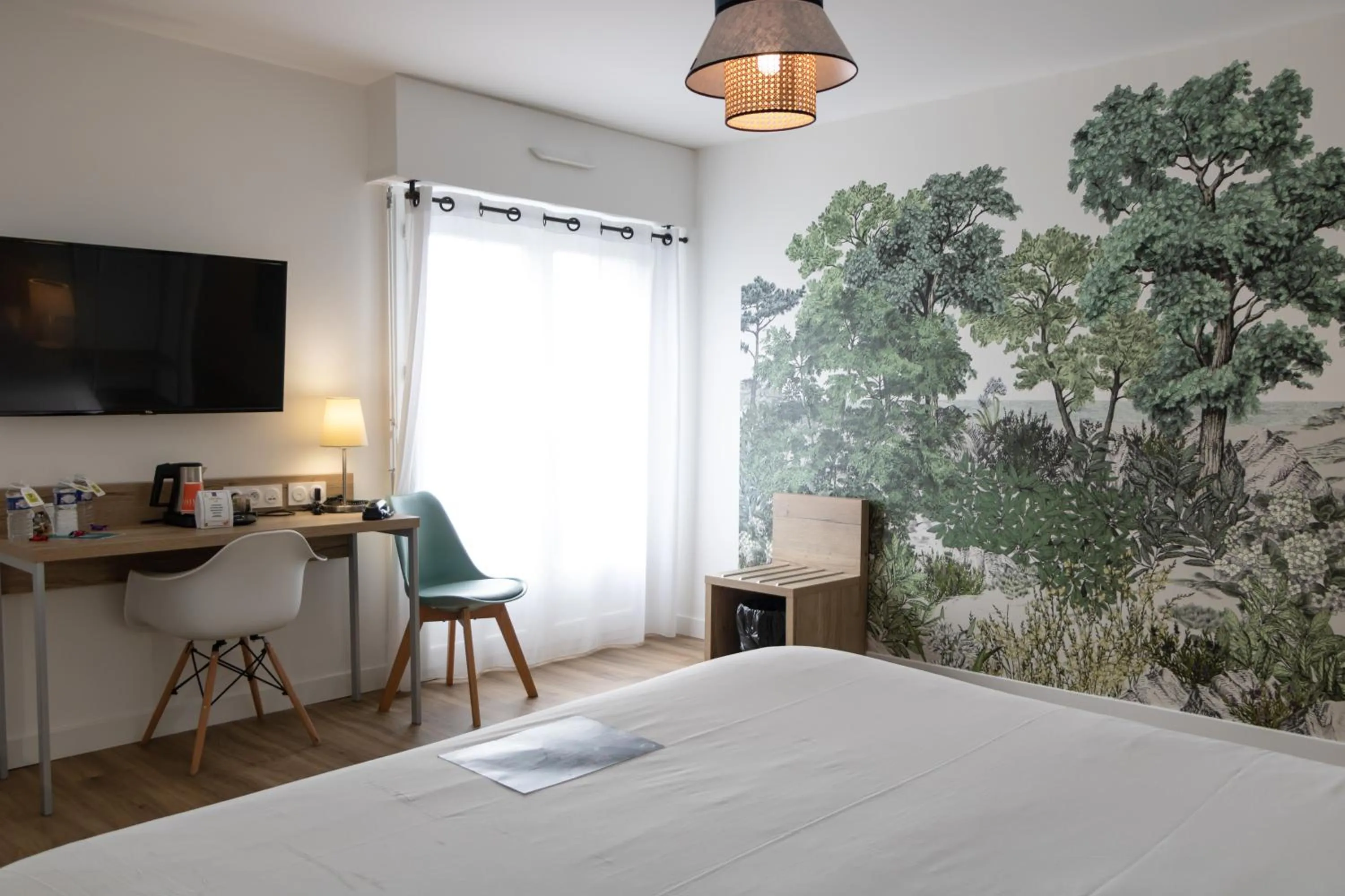 TV and multimedia, Bed in Logis Golfe Hotel