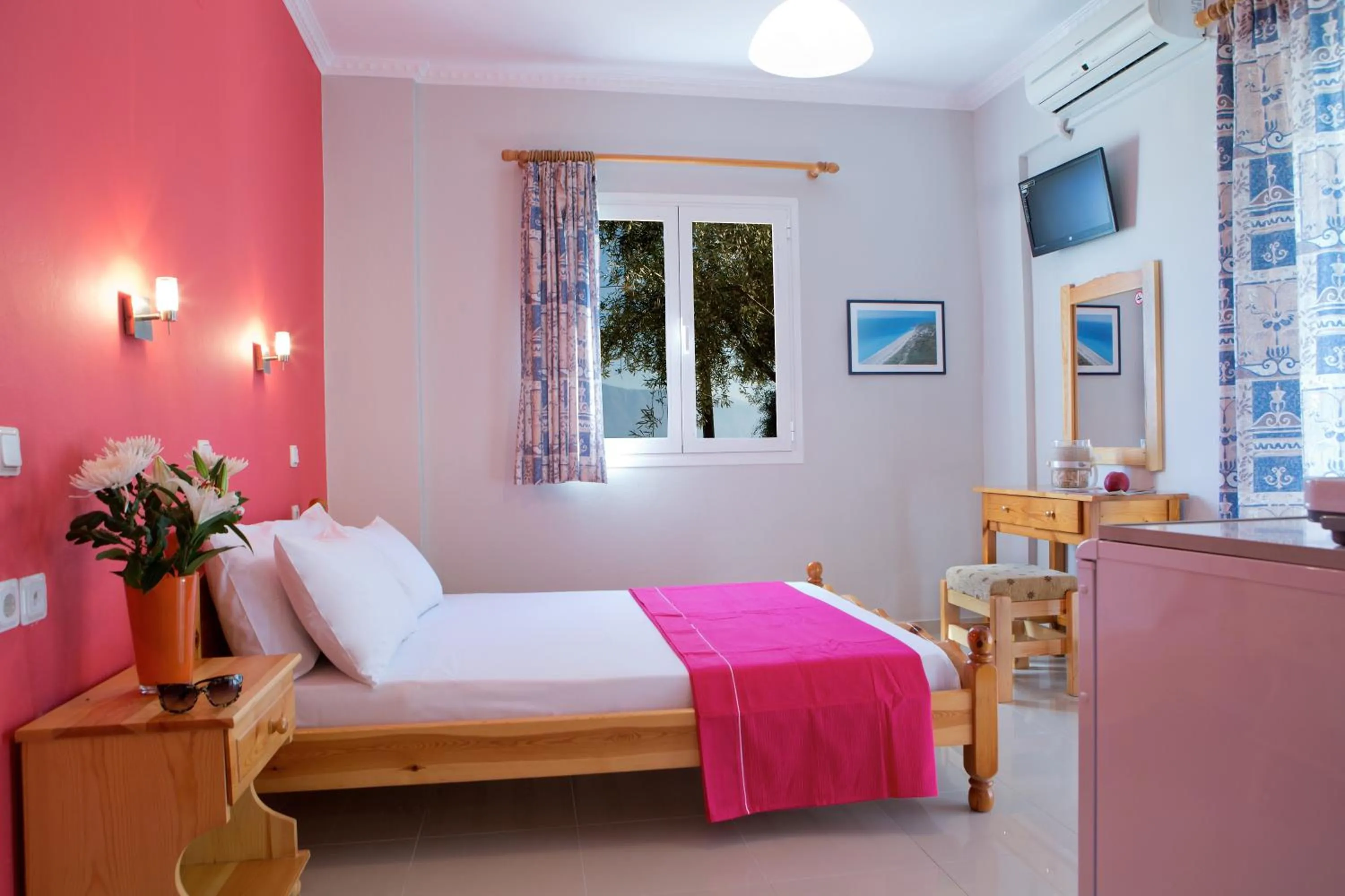 Photo of the whole room, Bed in Jimmy's House