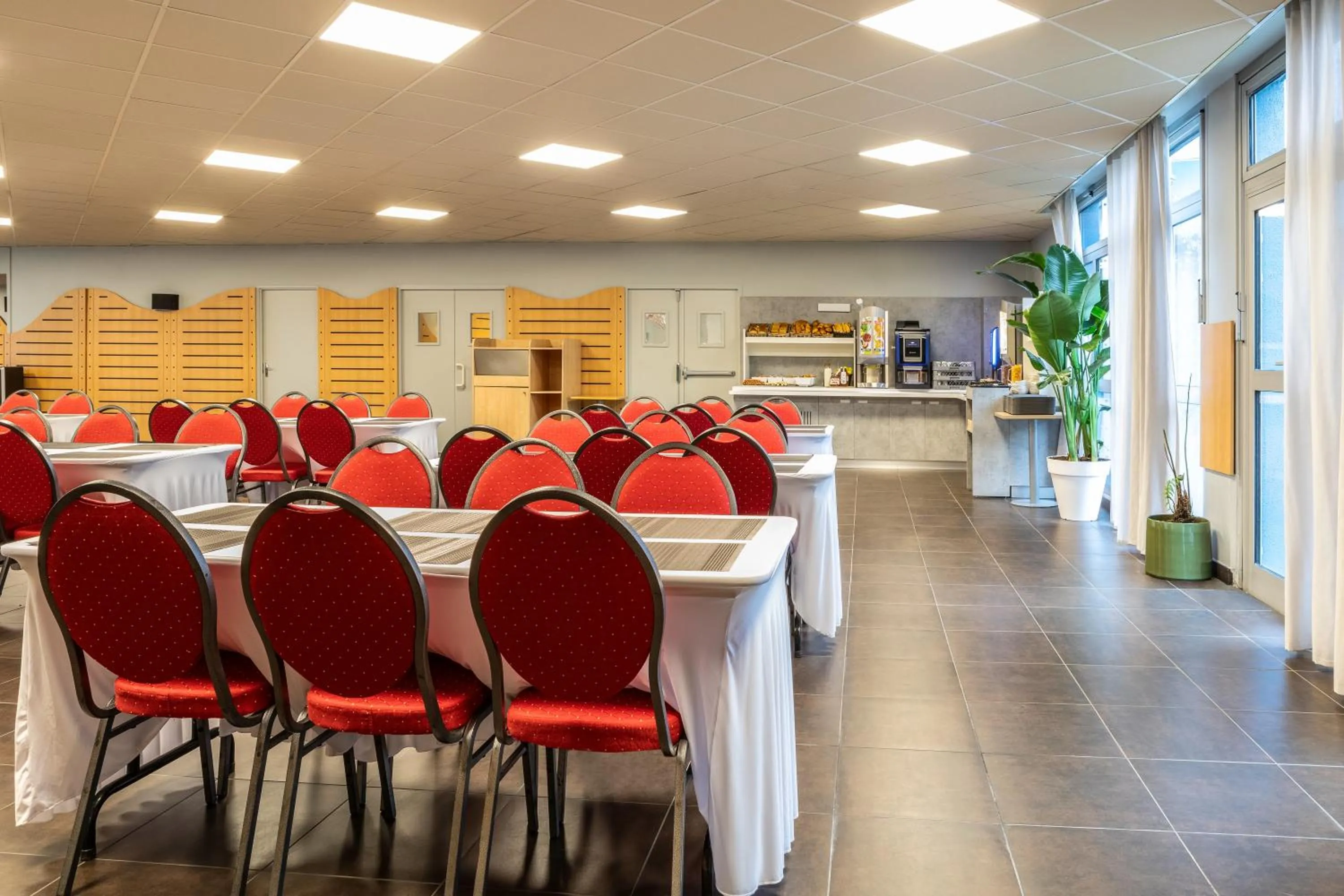 Meeting/conference room in ibis budget Paris Porte d'Aubervilliers