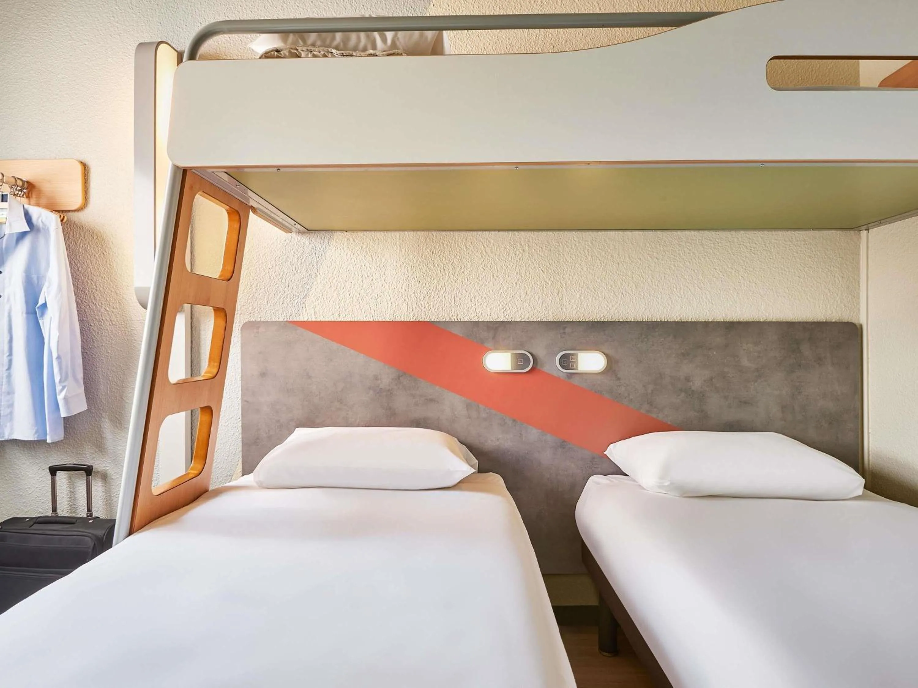 Bedroom, Bed in ibis budget Paris Porte d'Aubervilliers