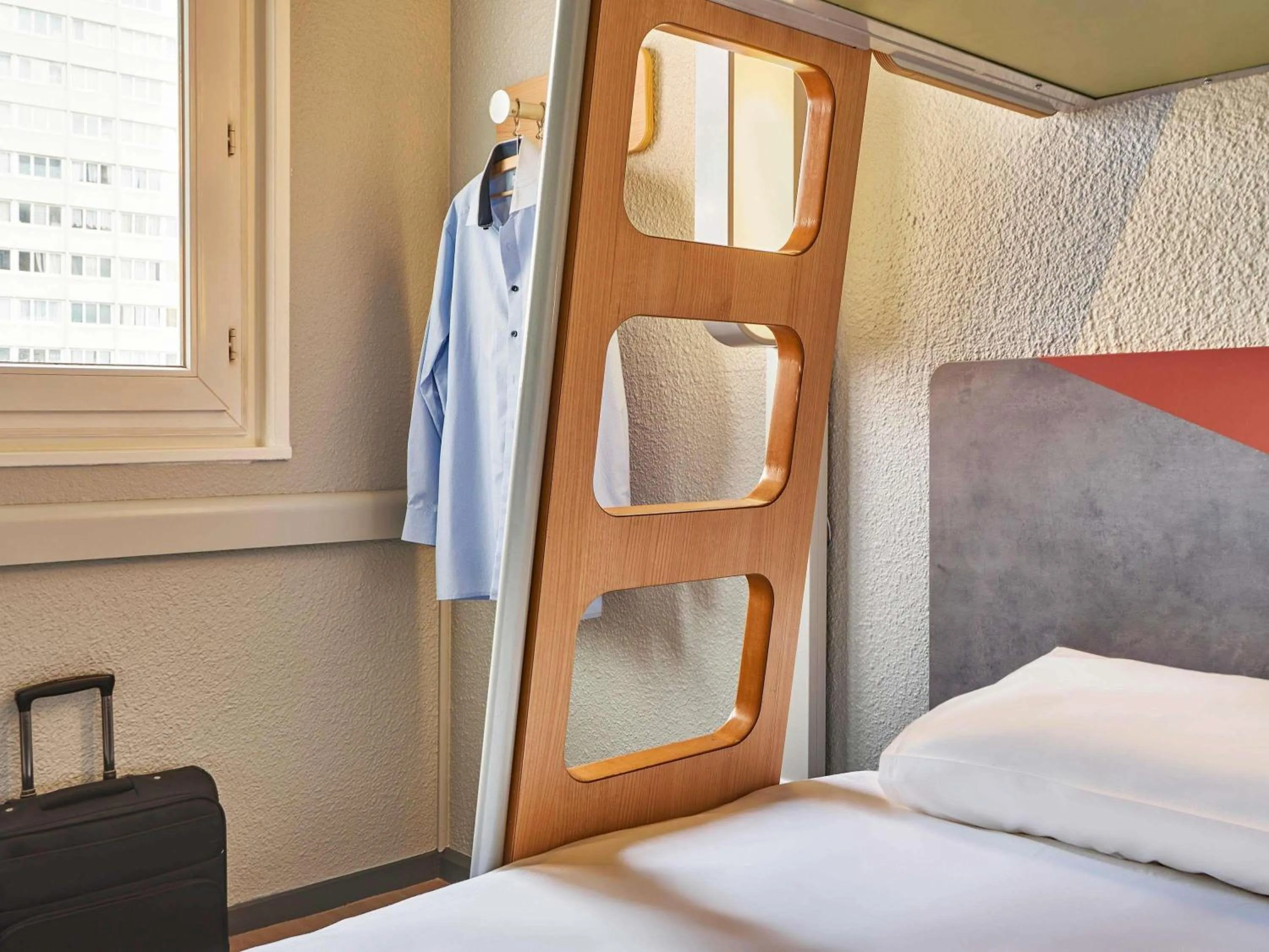 Bedroom, Bed in ibis budget Paris Porte d'Aubervilliers