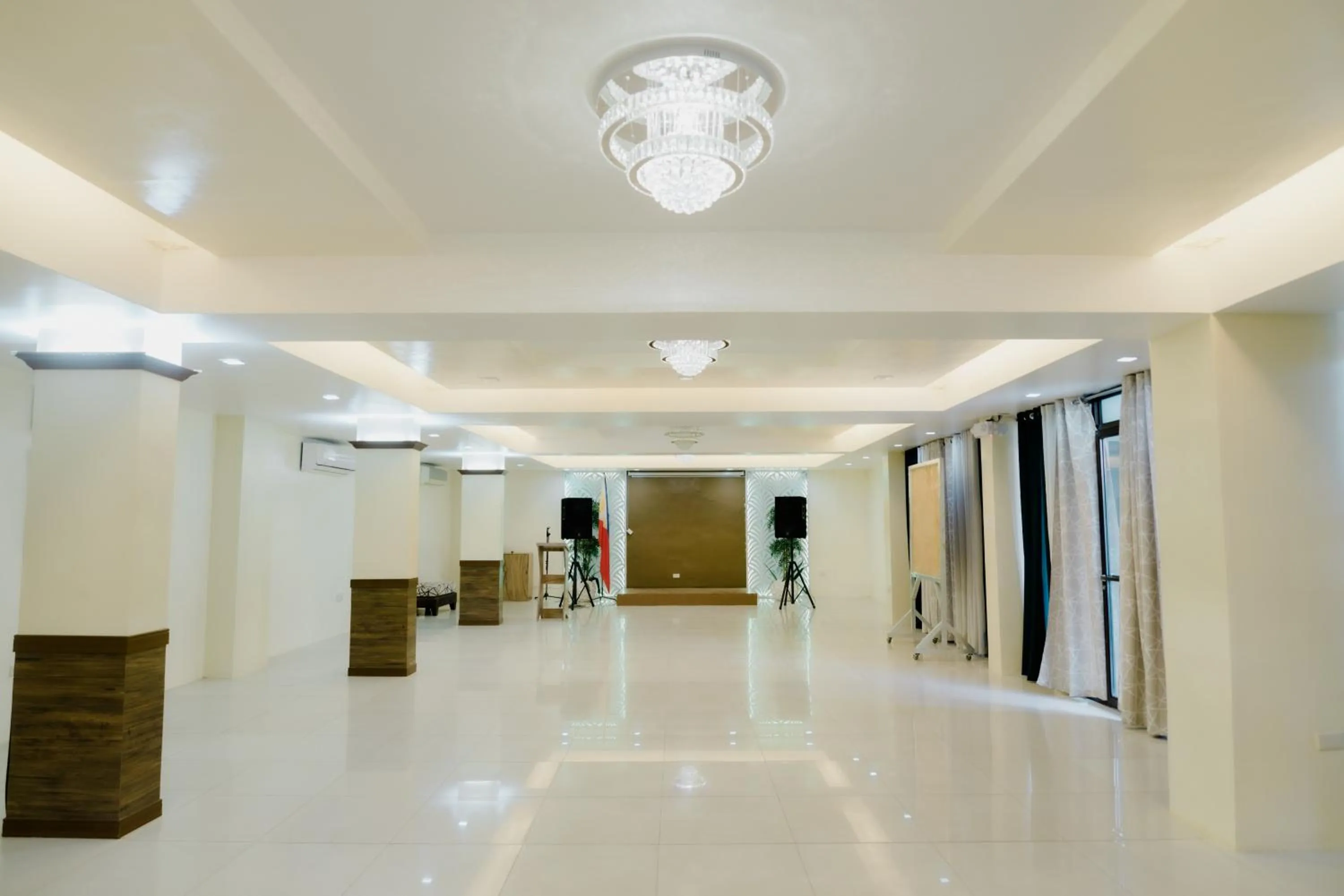 Meeting/conference room in The Horizon Suites and Arcade