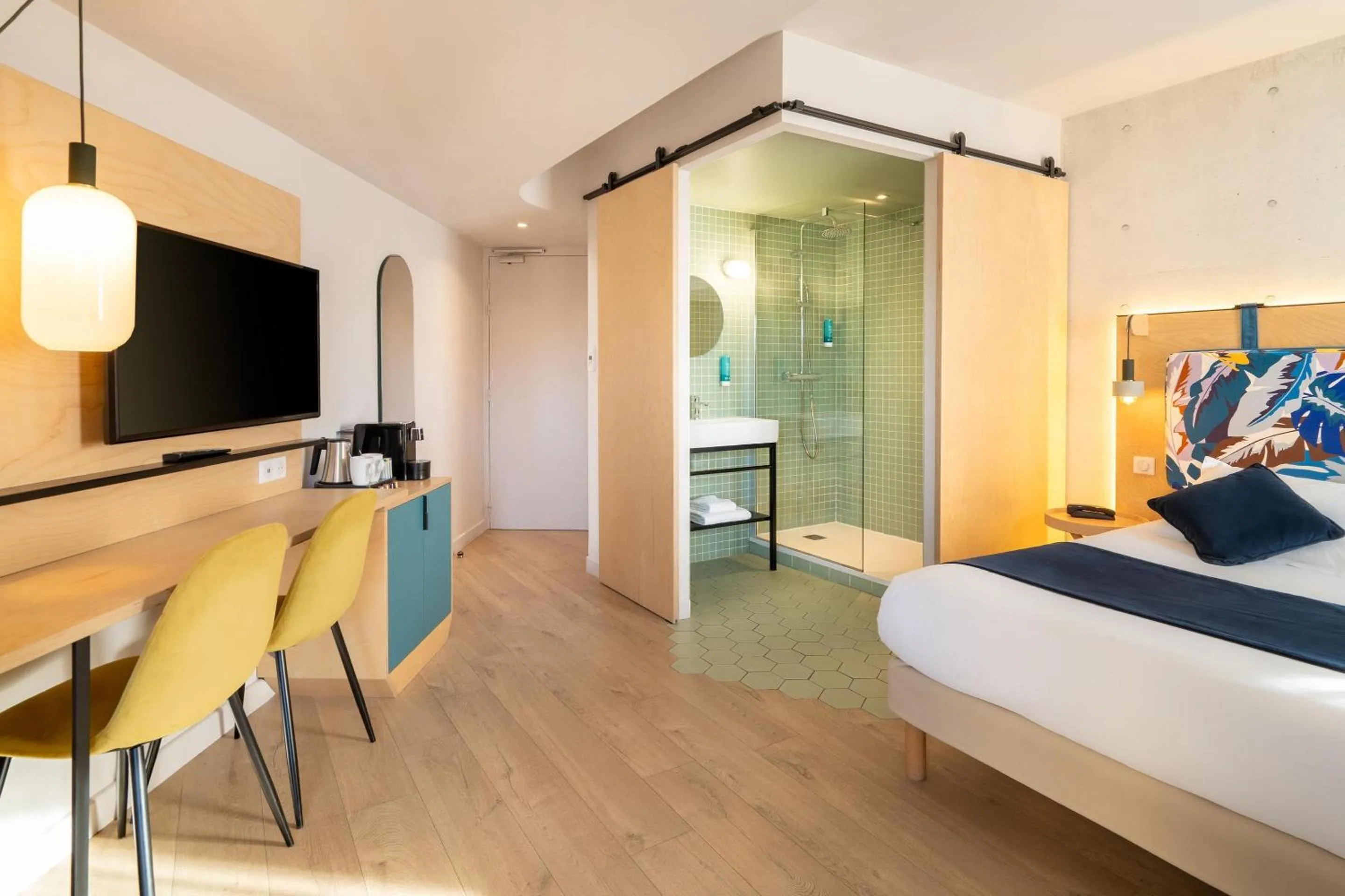 Bedroom, Bed in Urban Hotel & Spa Aix-les-Bains - BW Signature Collection
