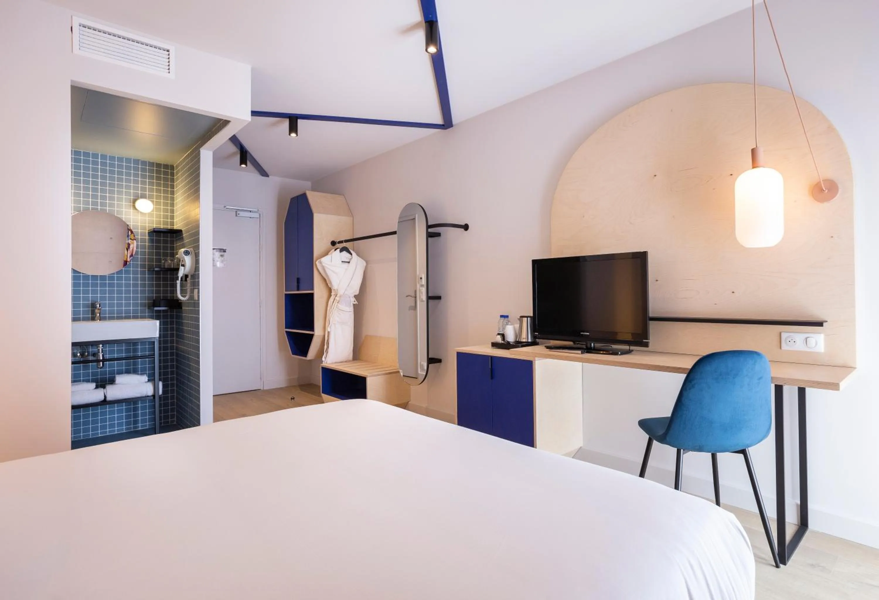 Bed in Urban Hotel & Spa Aix-les-Bains - BW Signature Collection