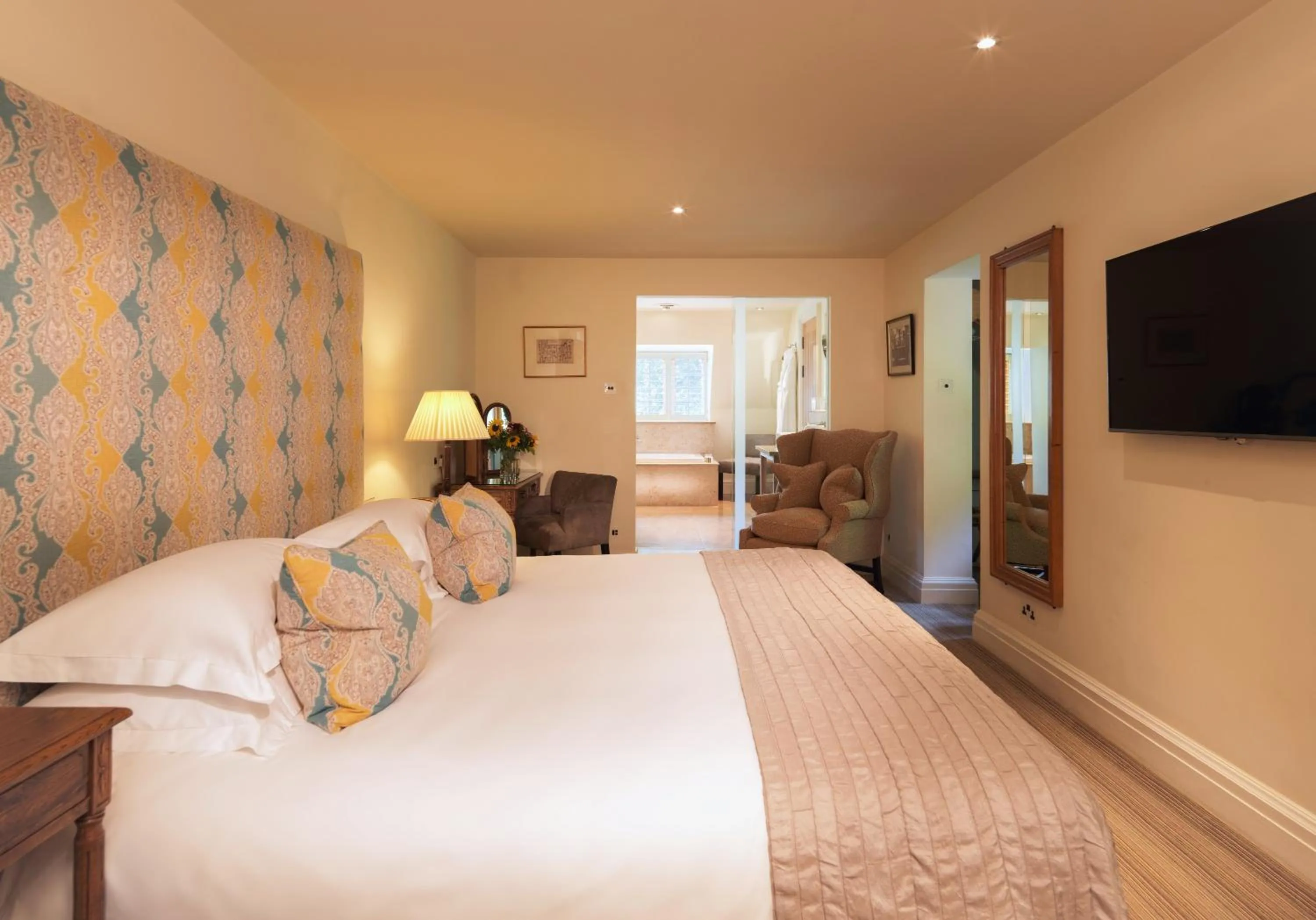 TV and multimedia, Bed in Gidleigh Park- A Relais & Chateaux Hotel