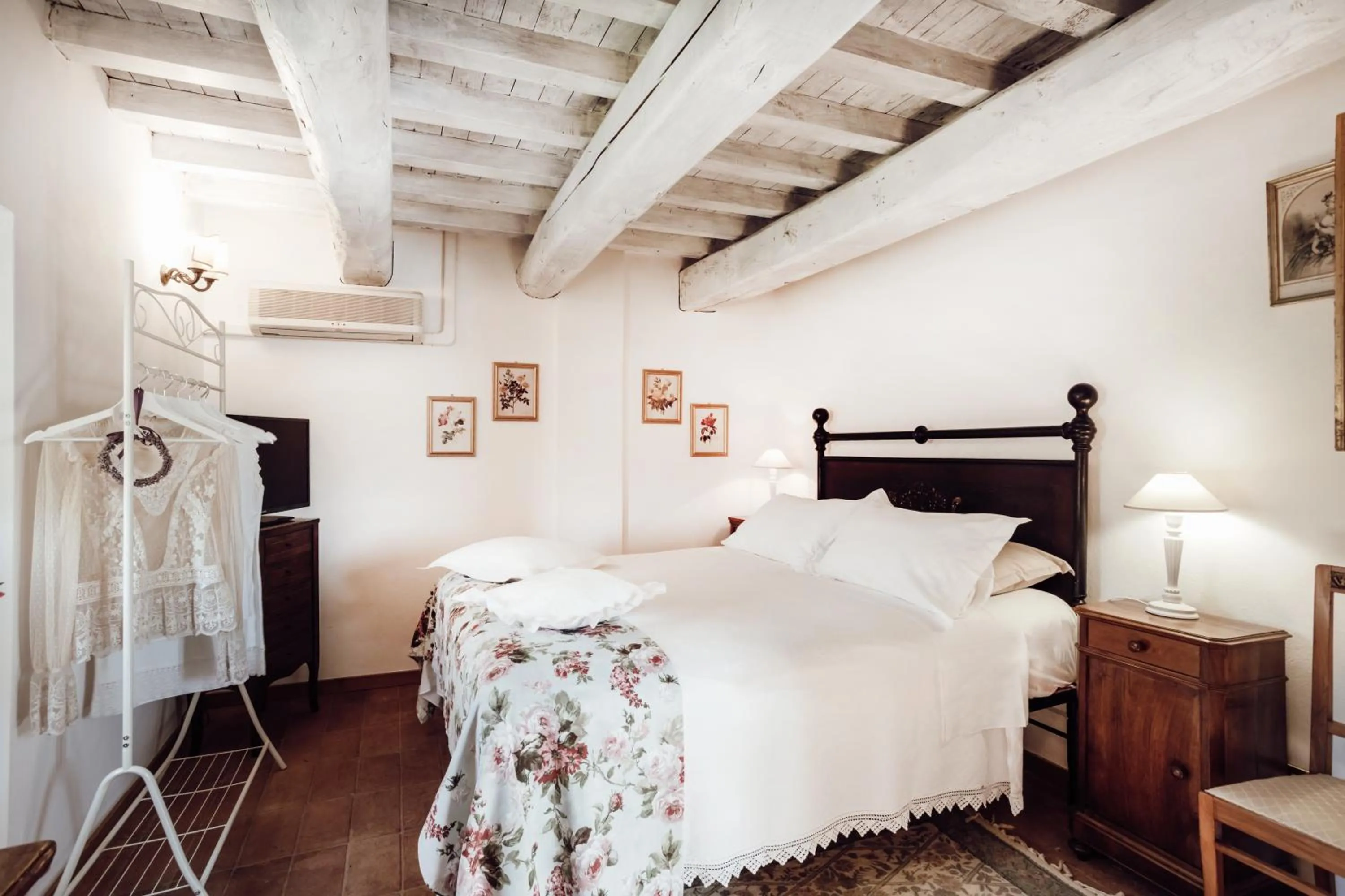 Bed in b&b casatorre