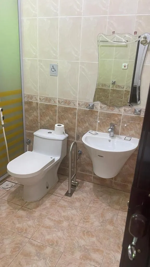 Shower in Arabian Palm Hotel