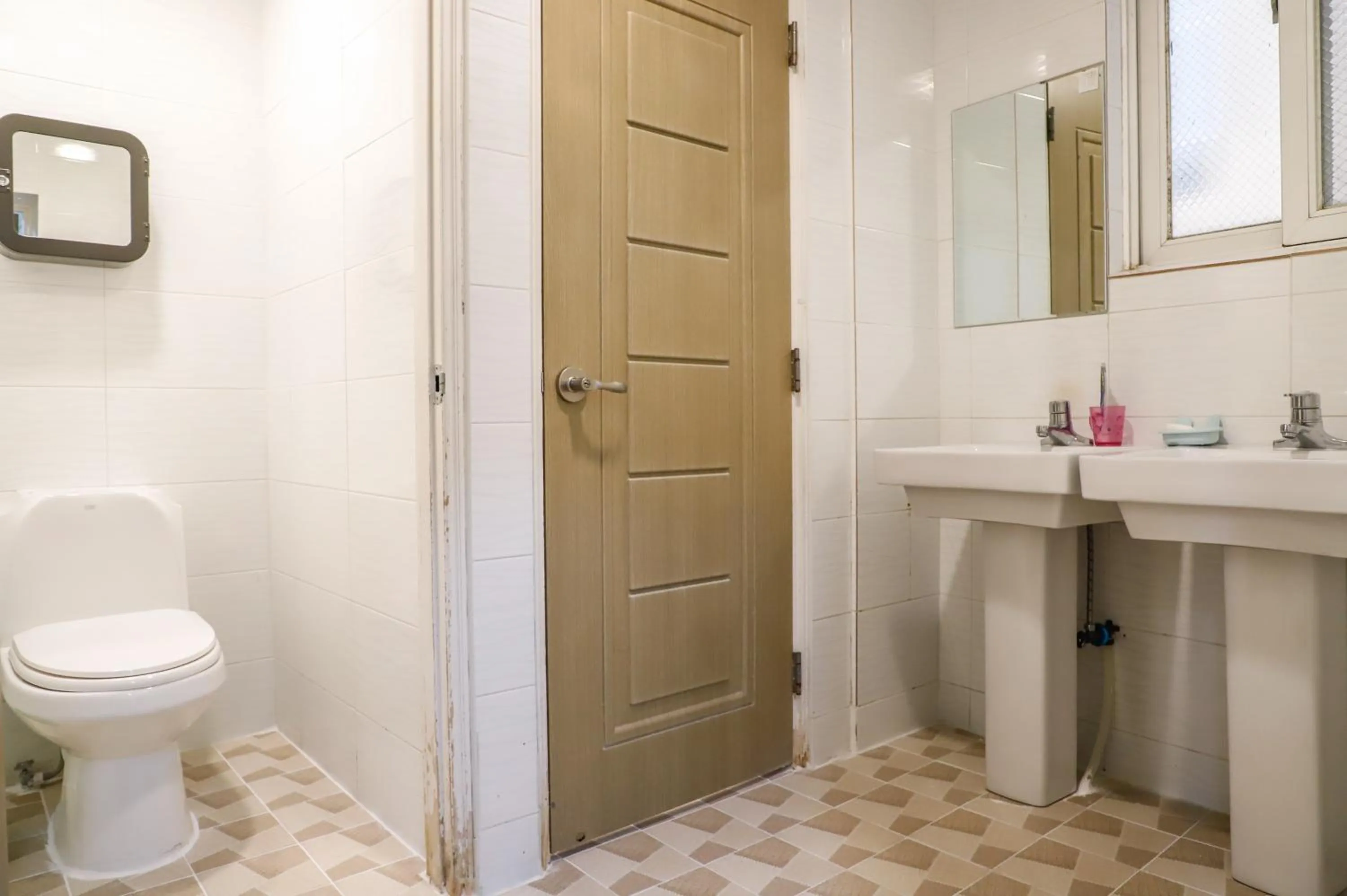 Toilet in Busan Sukbak Dot Com Guesthouse