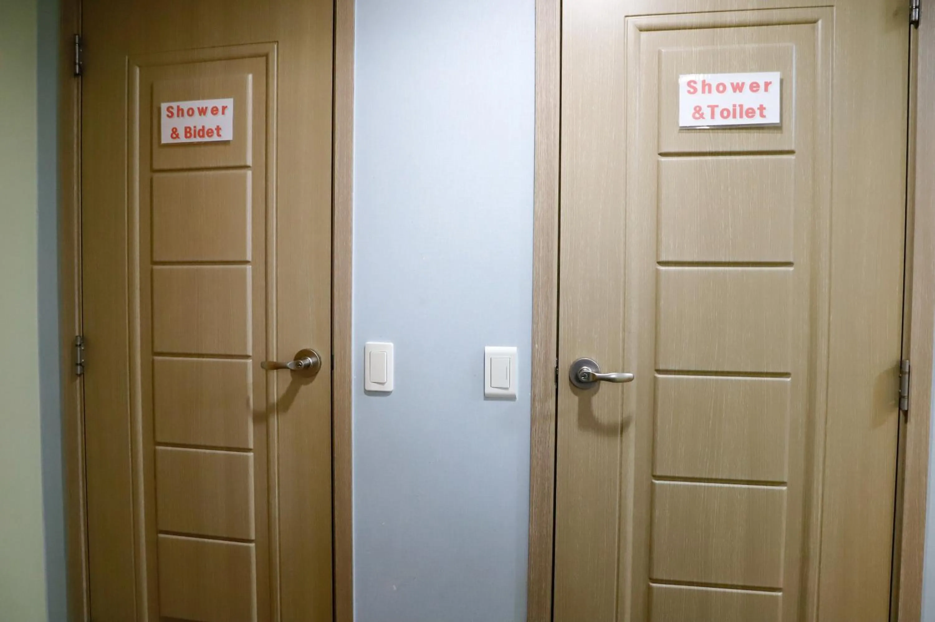 Shower in Busan Sukbak Dot Com Guesthouse