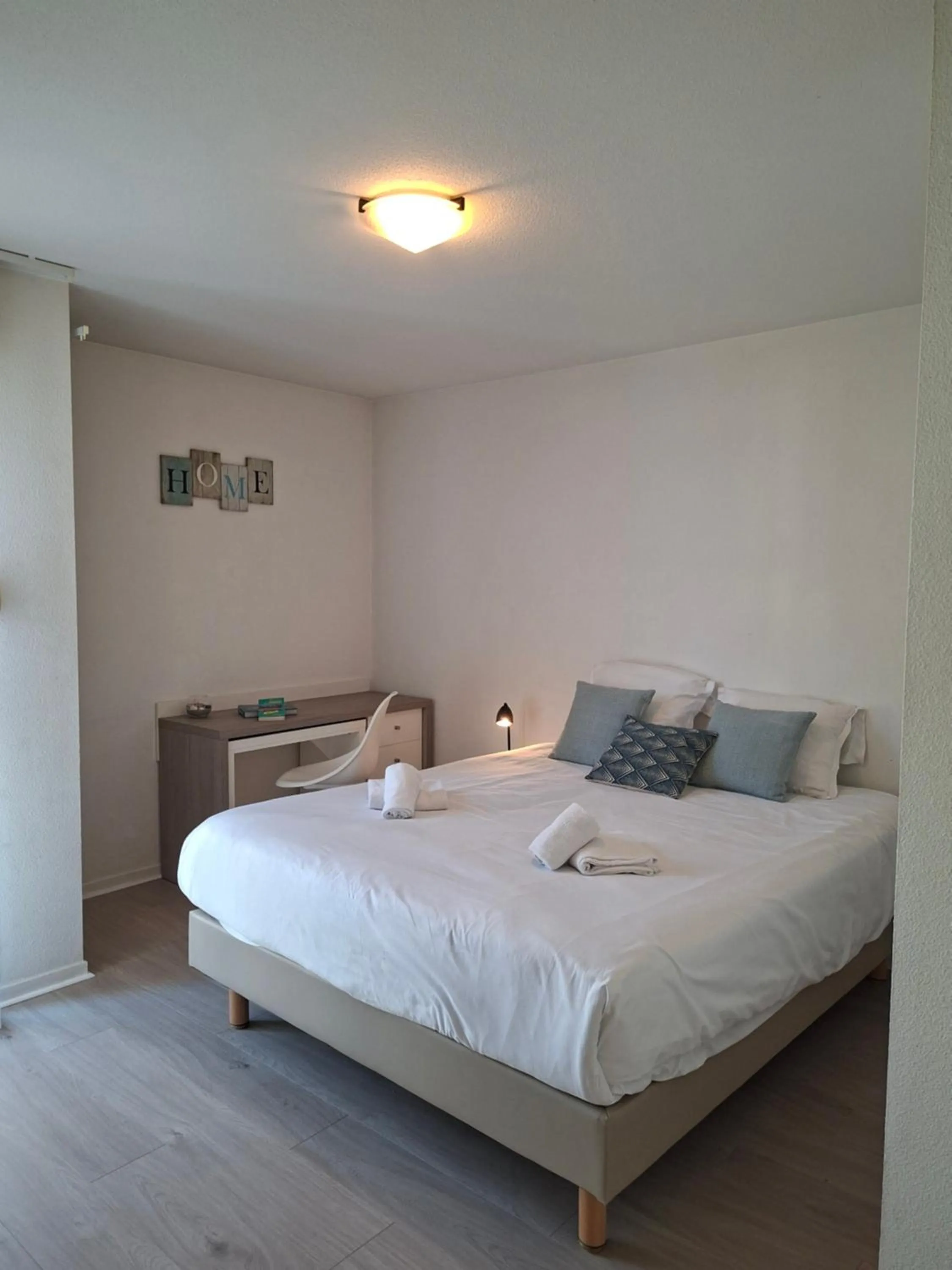 Bedroom, Bed in Séjours & Affaires La Rochelle Les Minimes