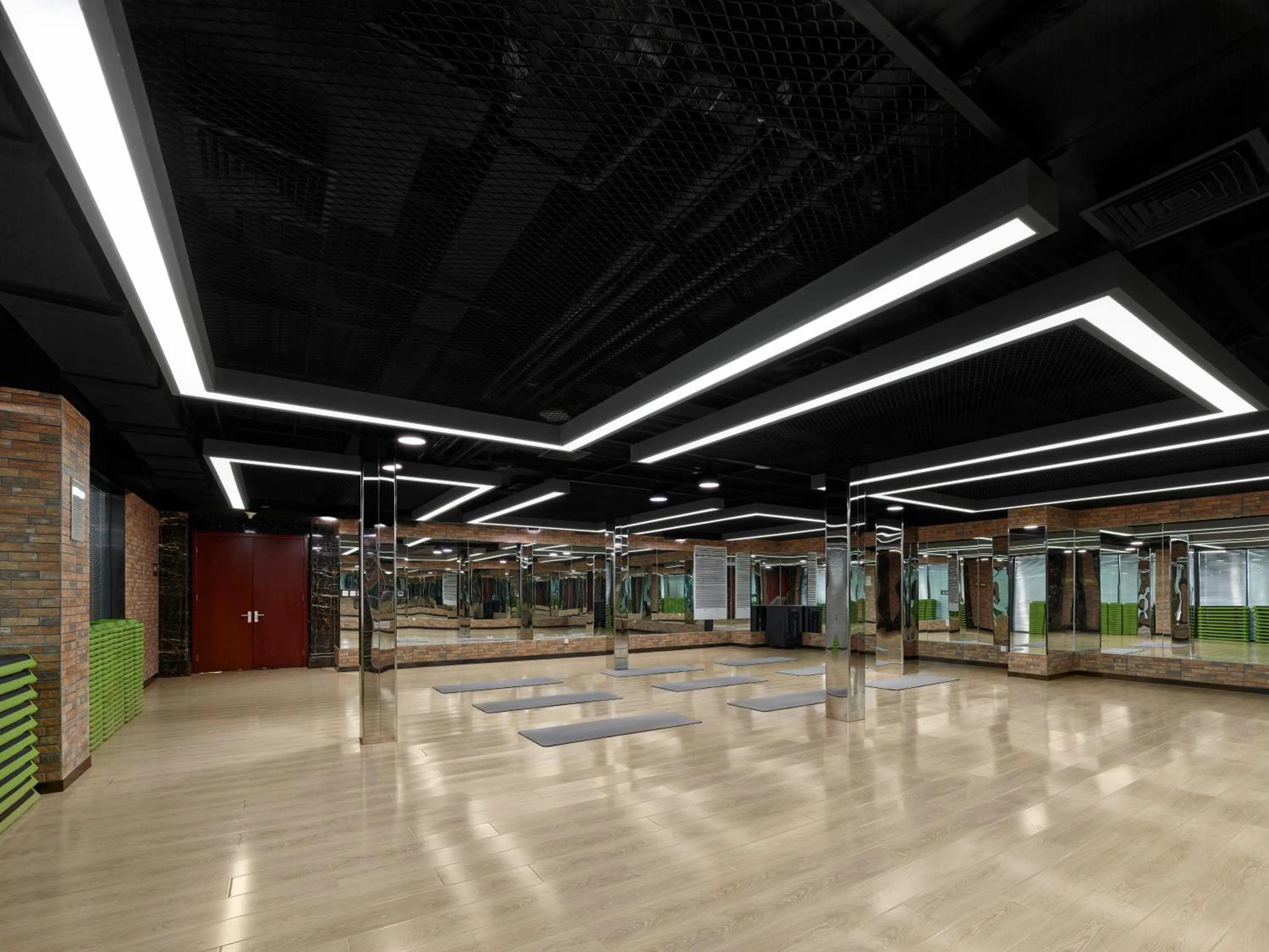 Fitness centre/facilities in Beijing Poly Plaza Hotel