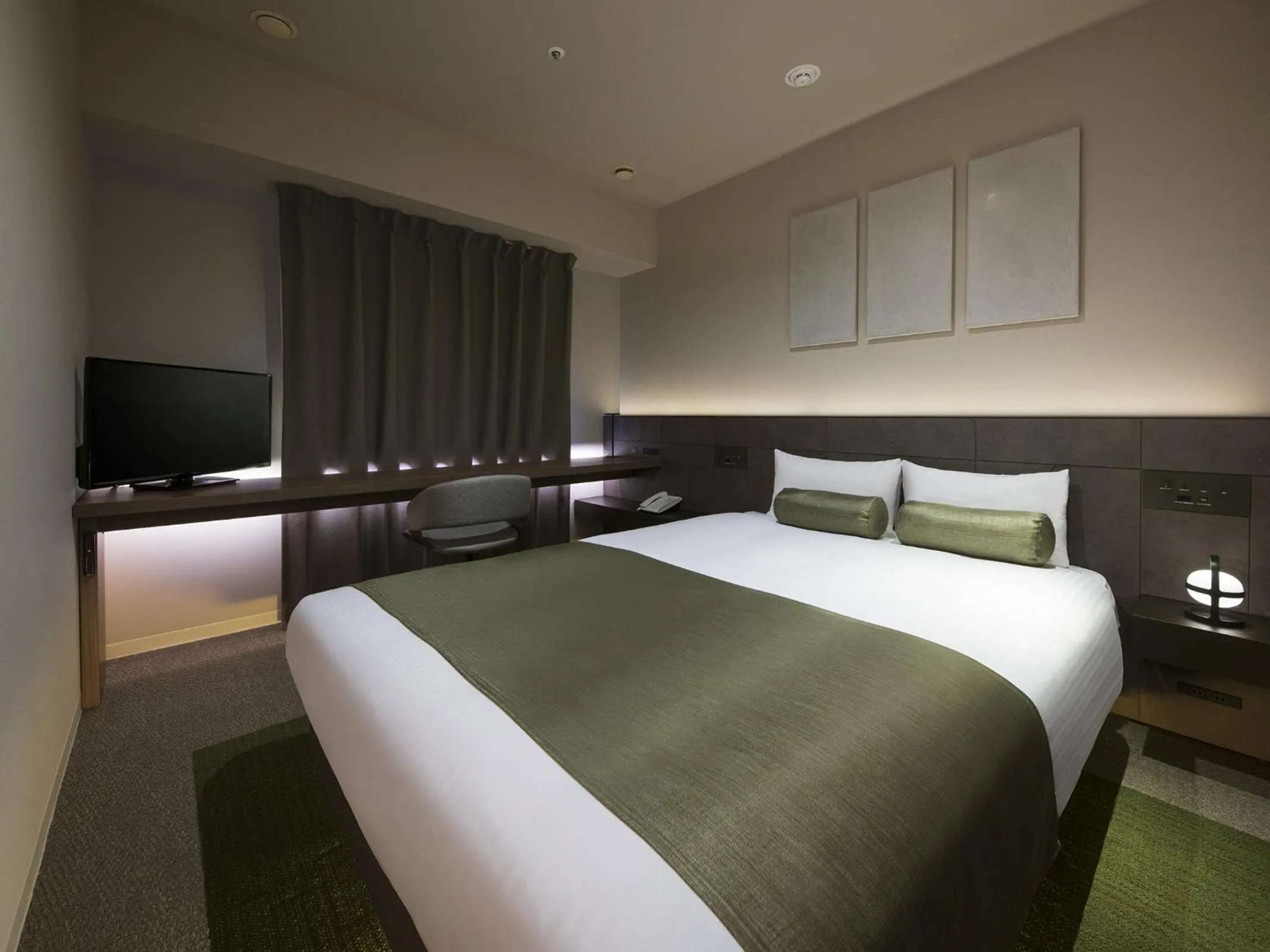 Comfort Double Room, Non-Smoking - single occupancy in Hotel Villa Fontaine Tokyo-Kudanshita