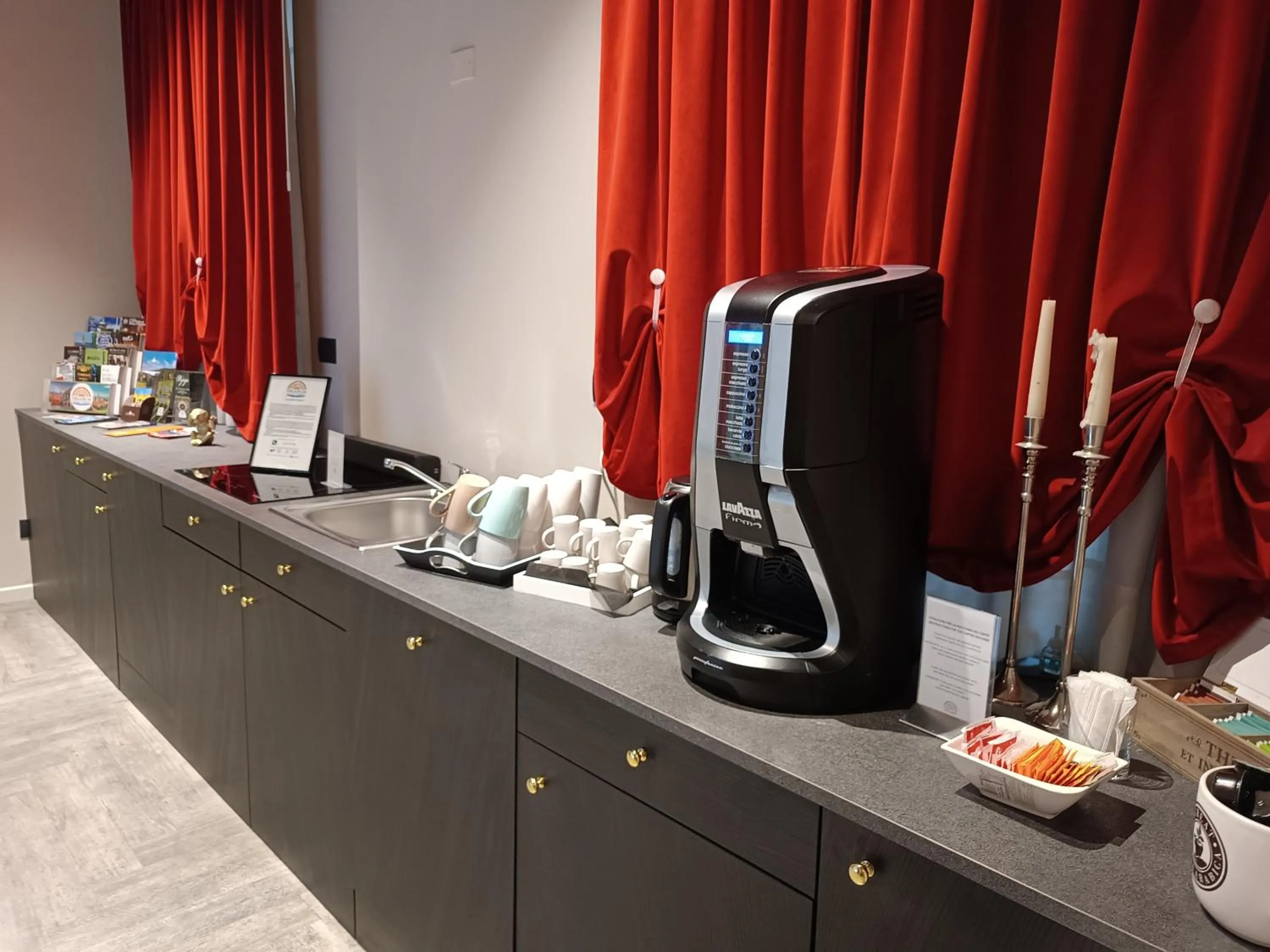 Coffee/tea facilities in Italianflat - Theatrum Rooms and Suite